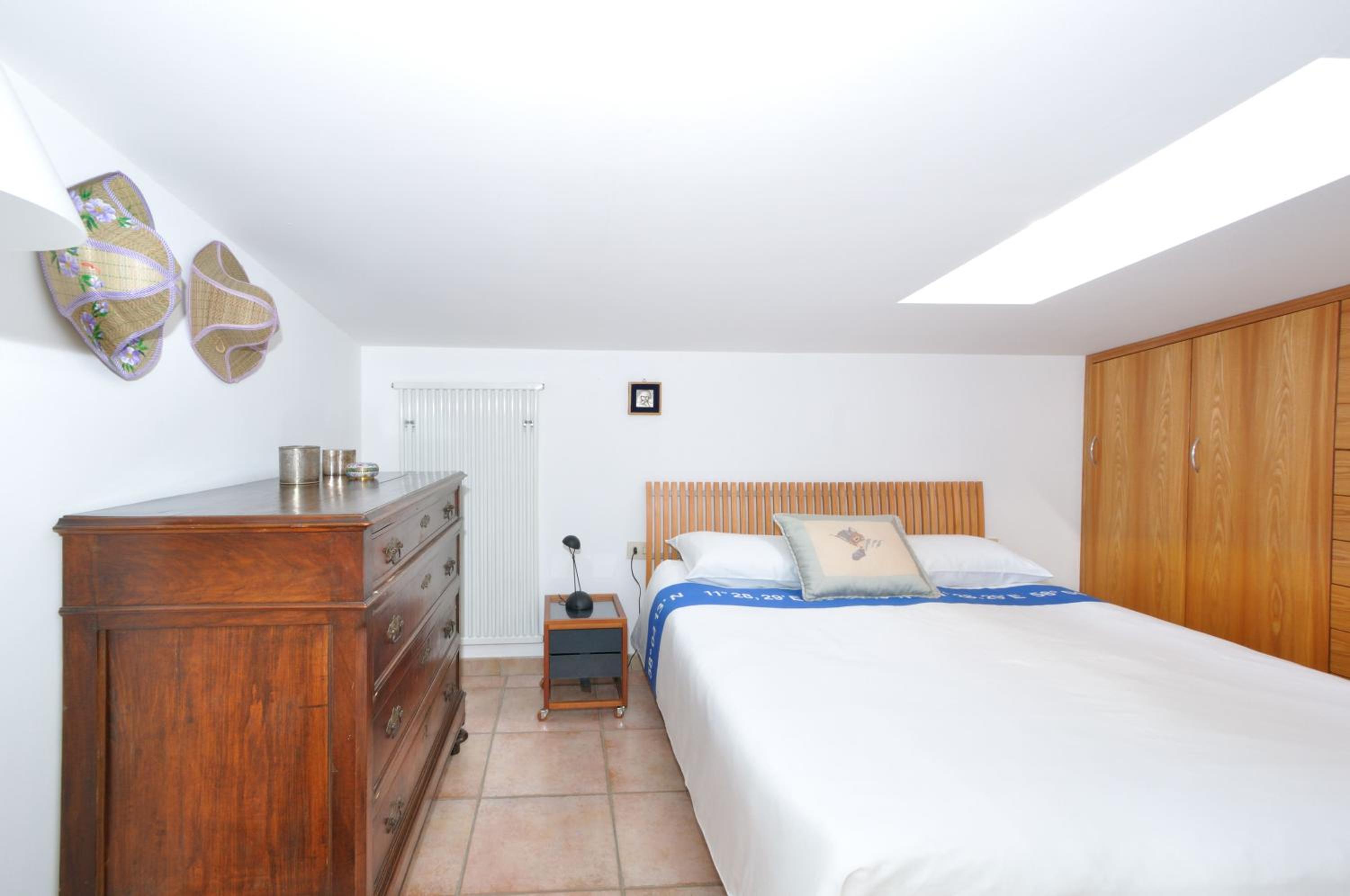 One-Bedroom Apartment - Attic photo 1