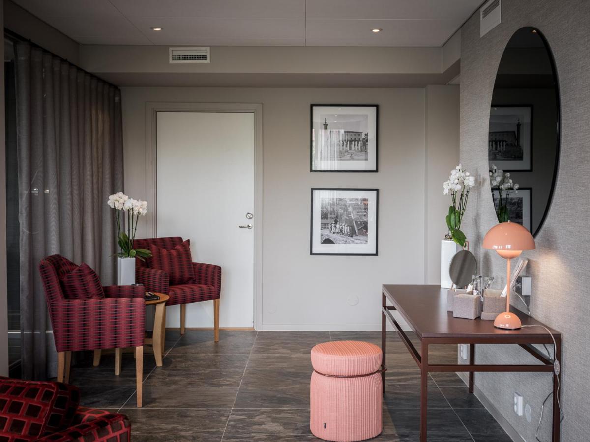 Suite - Photo 11