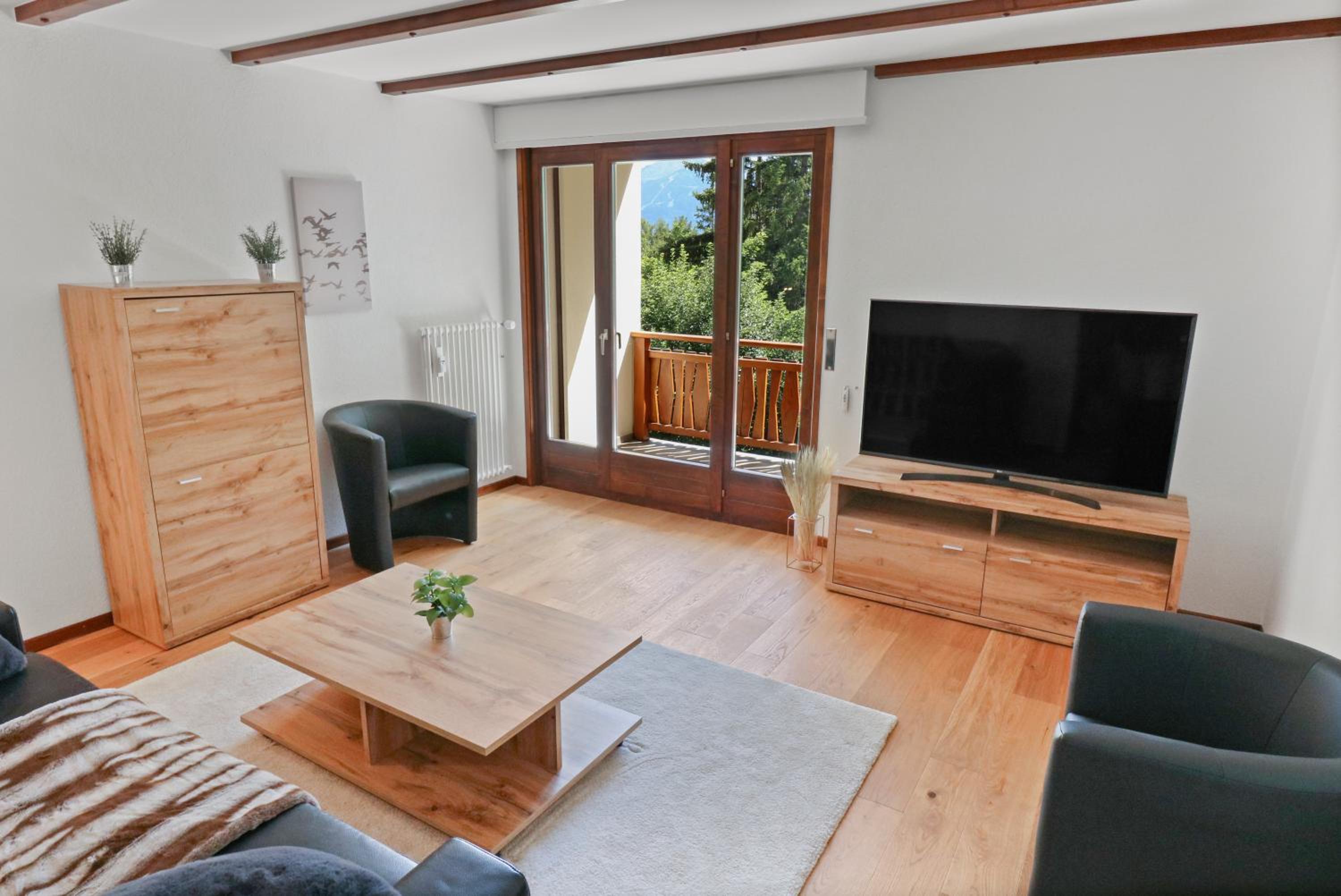 Three-Bedroom Apartment photo 1