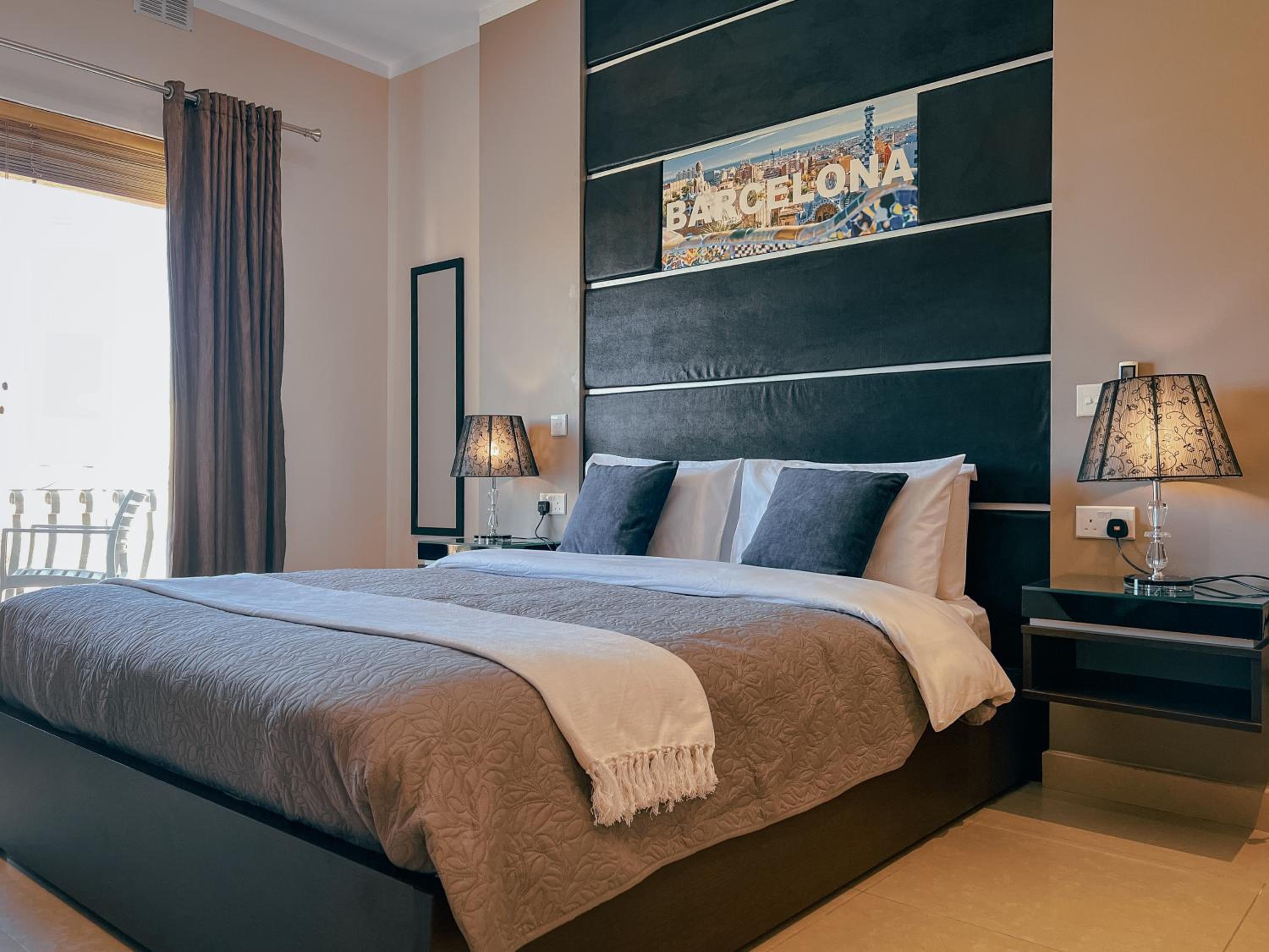 Deluxe Double Room with Balcony photo 2