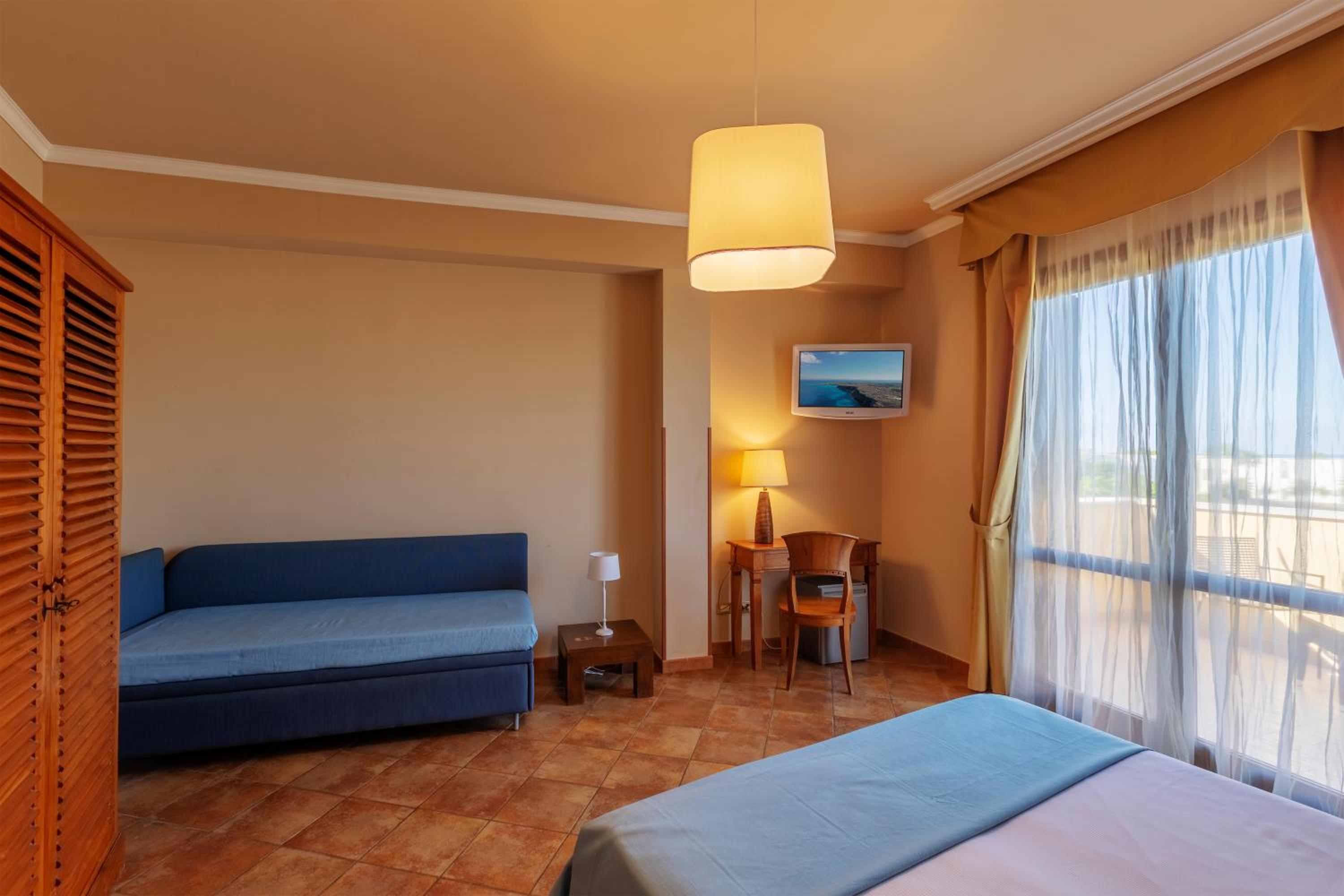 Double Room with Balcony and Sea View