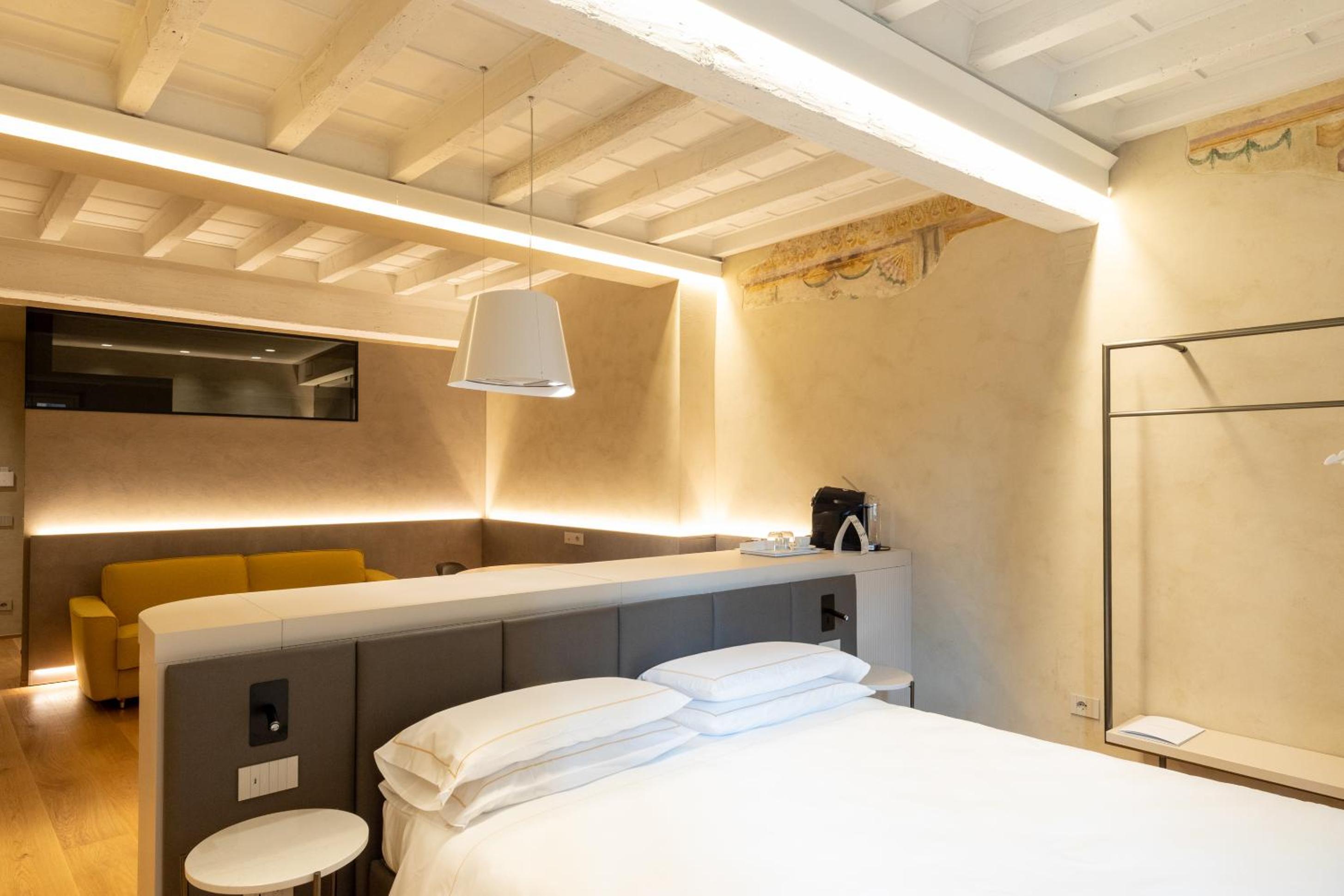 Suite Apartment - Photo 4