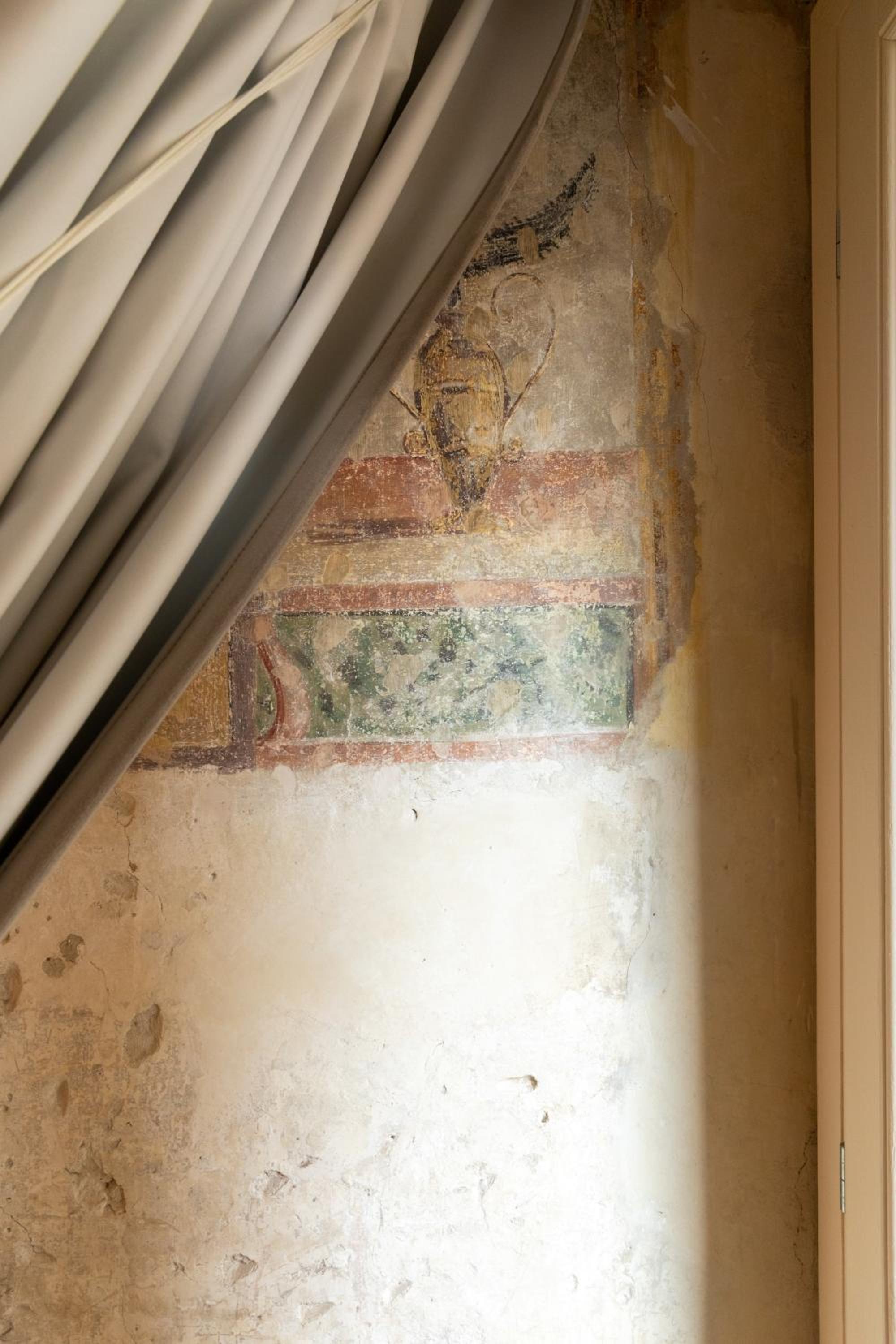 Suite Apartment - Photo 10