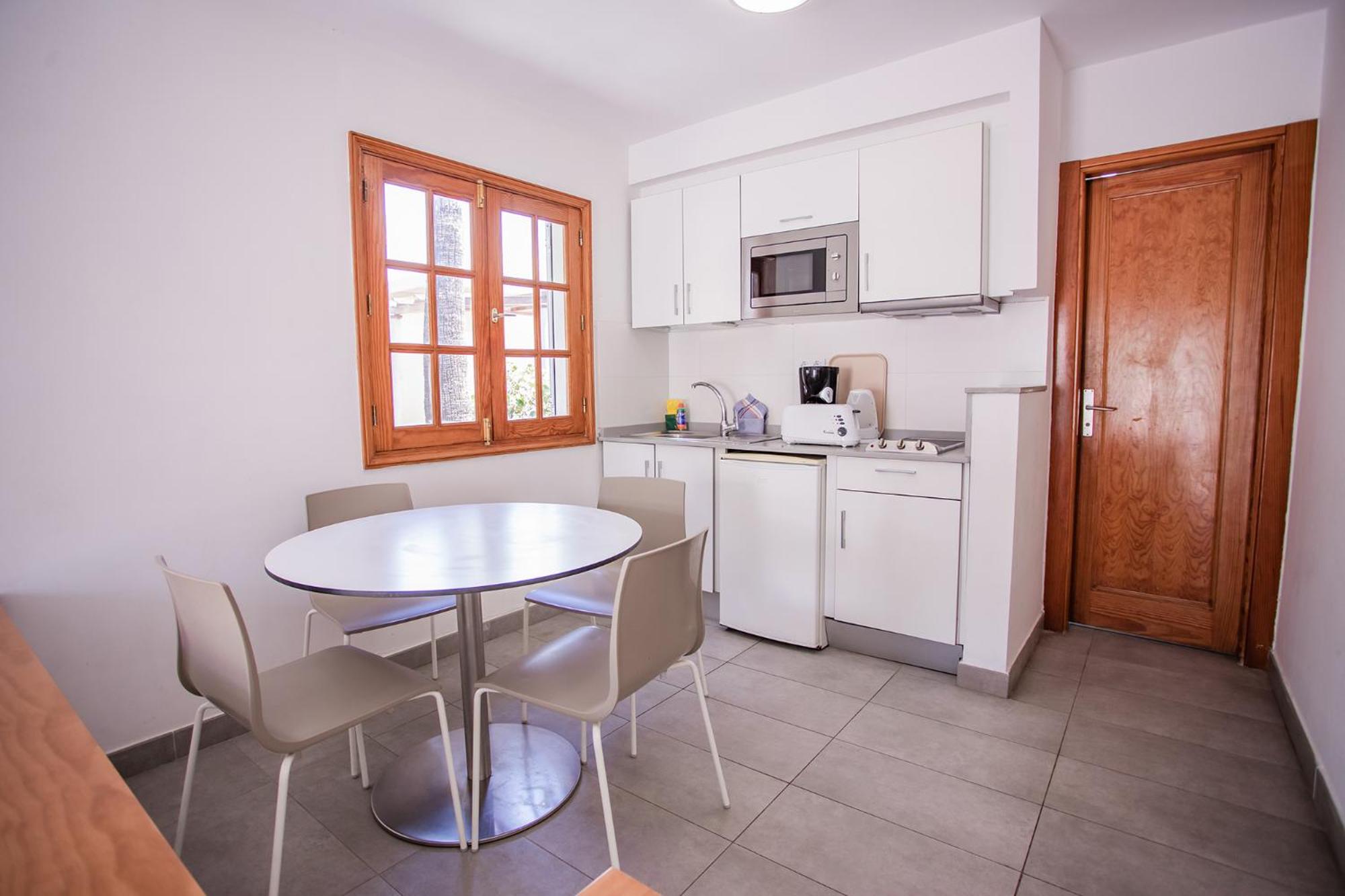 Classic Two-Bedroom Bungalow (1 Adult + 1 Child) photo 3