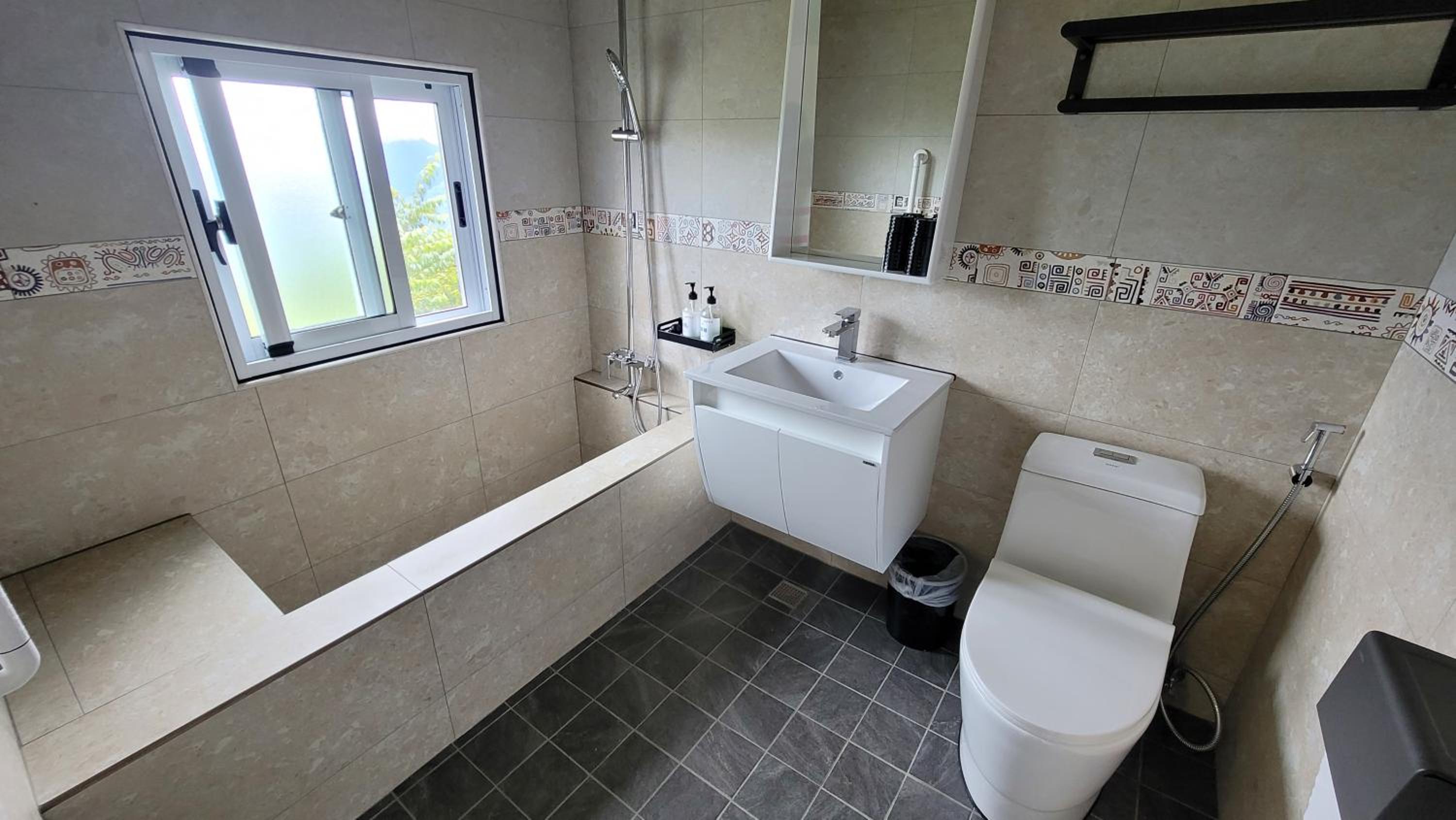 Quadruple Room with Balcony photo 2