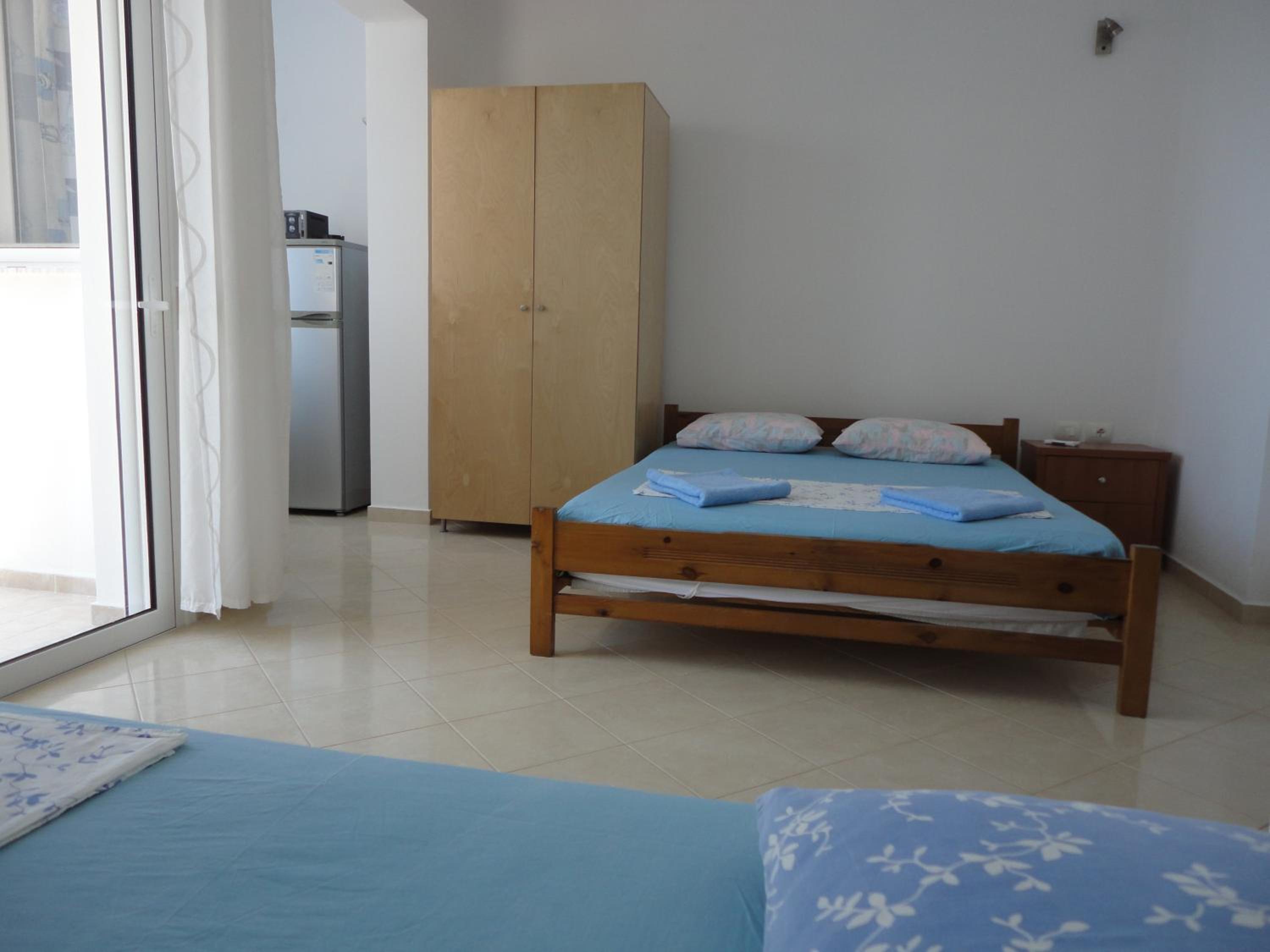 Economy Triple Room