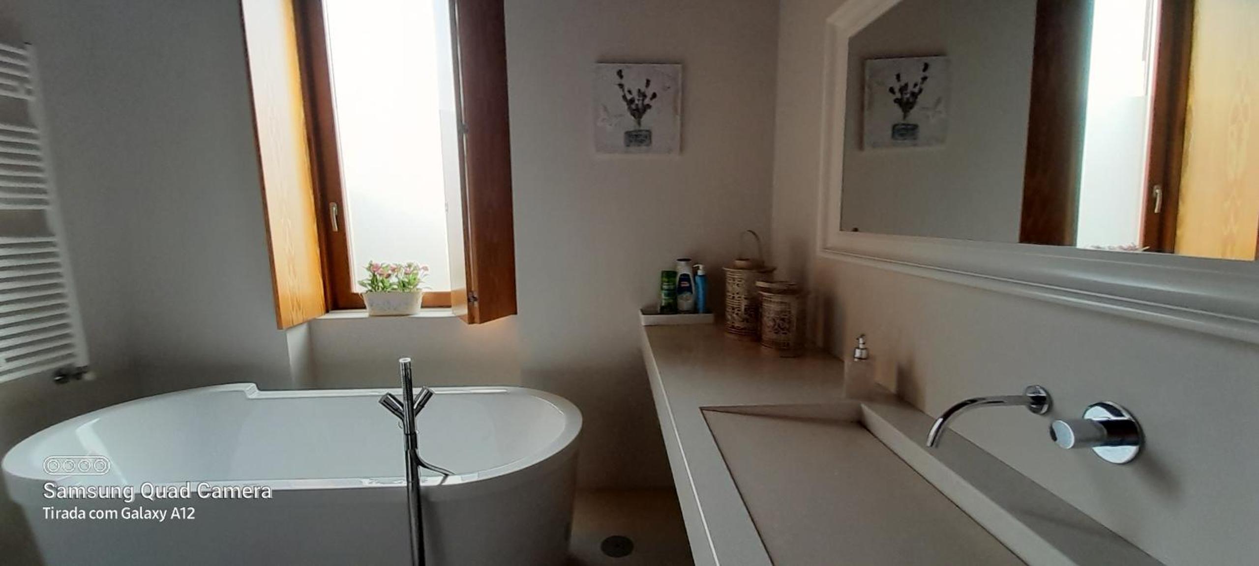 Deluxe Double Room with Bath photo 3