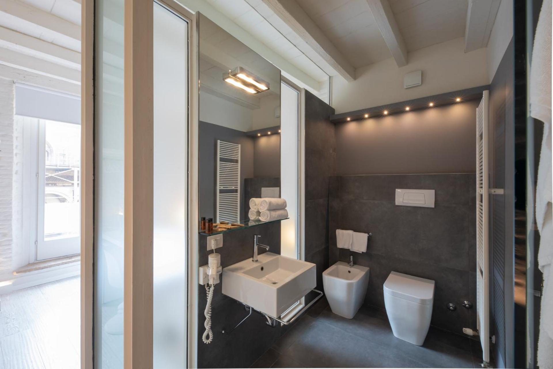 Superior Double Room - Photo 8