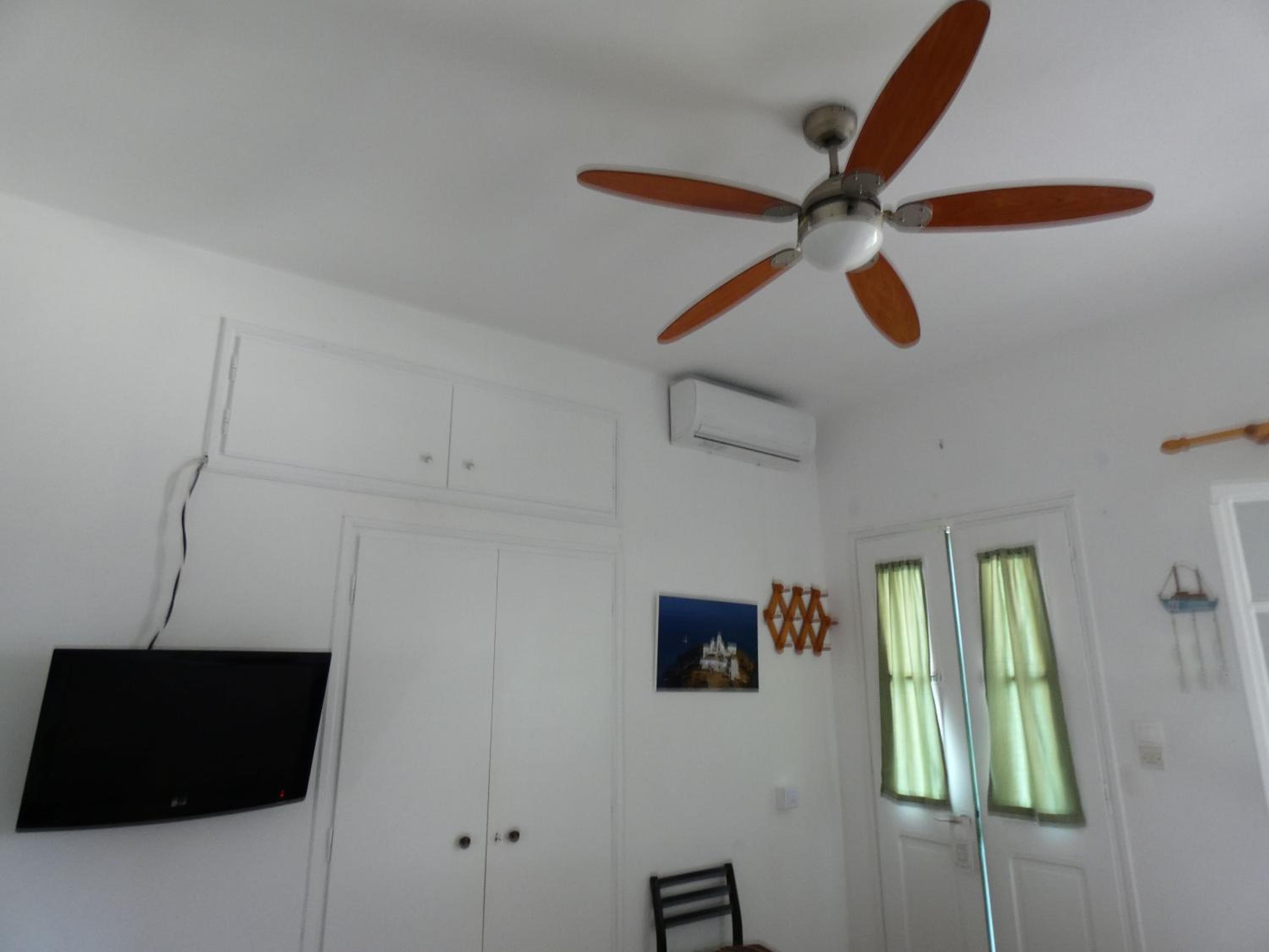 Double or Twin Room with City View photo 2