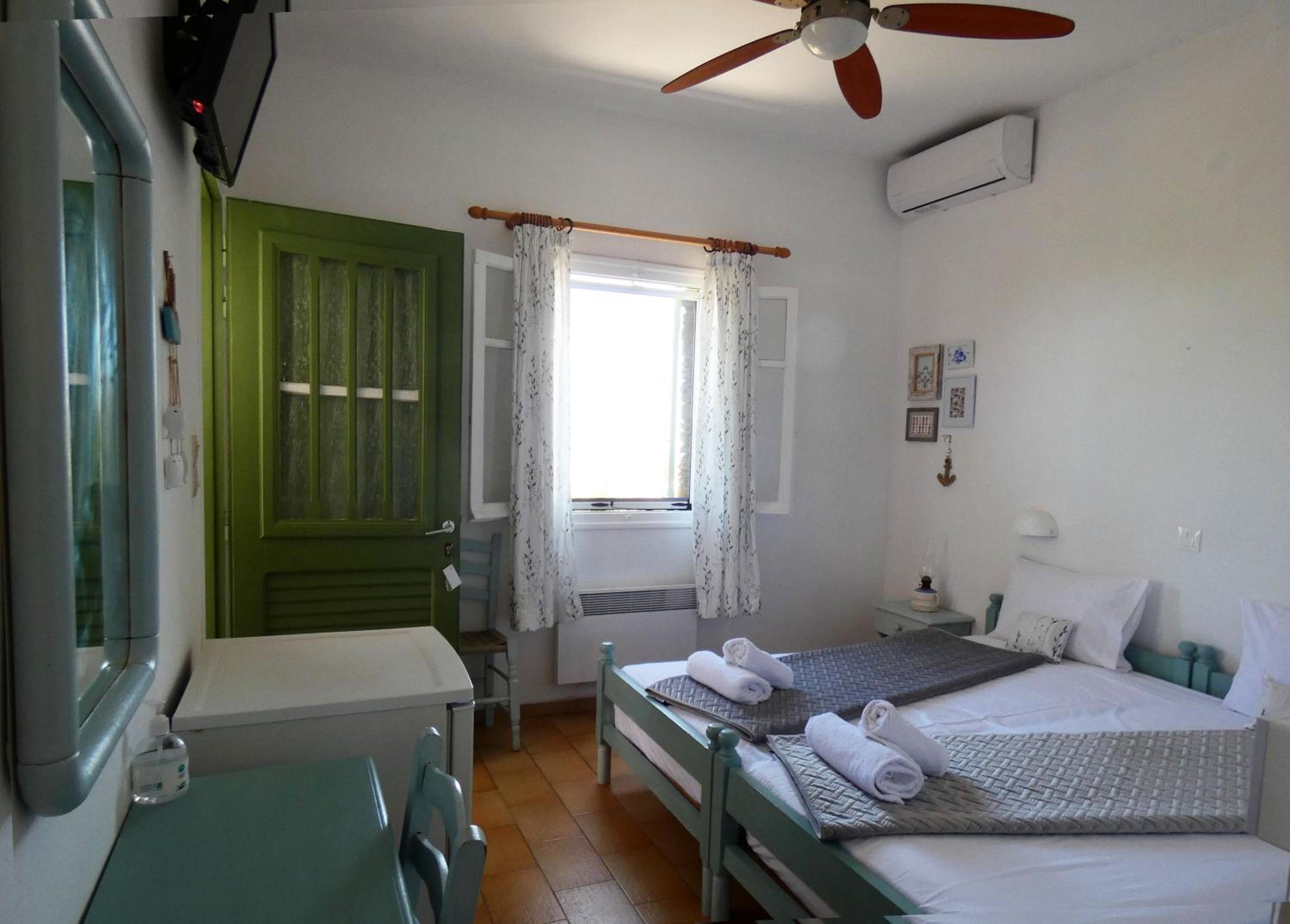 Habitación Doble o con Dos Camas con Vista Parcial al Mar