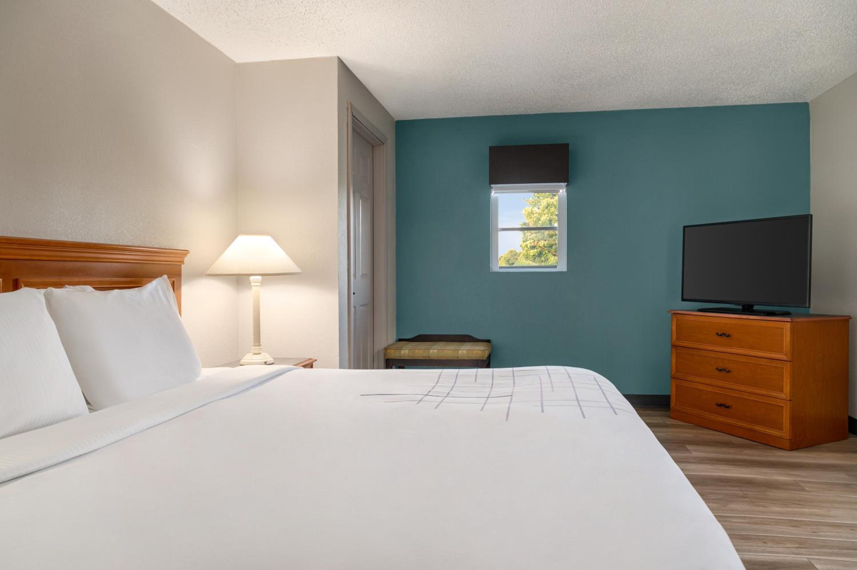 King Room - Disability Access - Photo 3