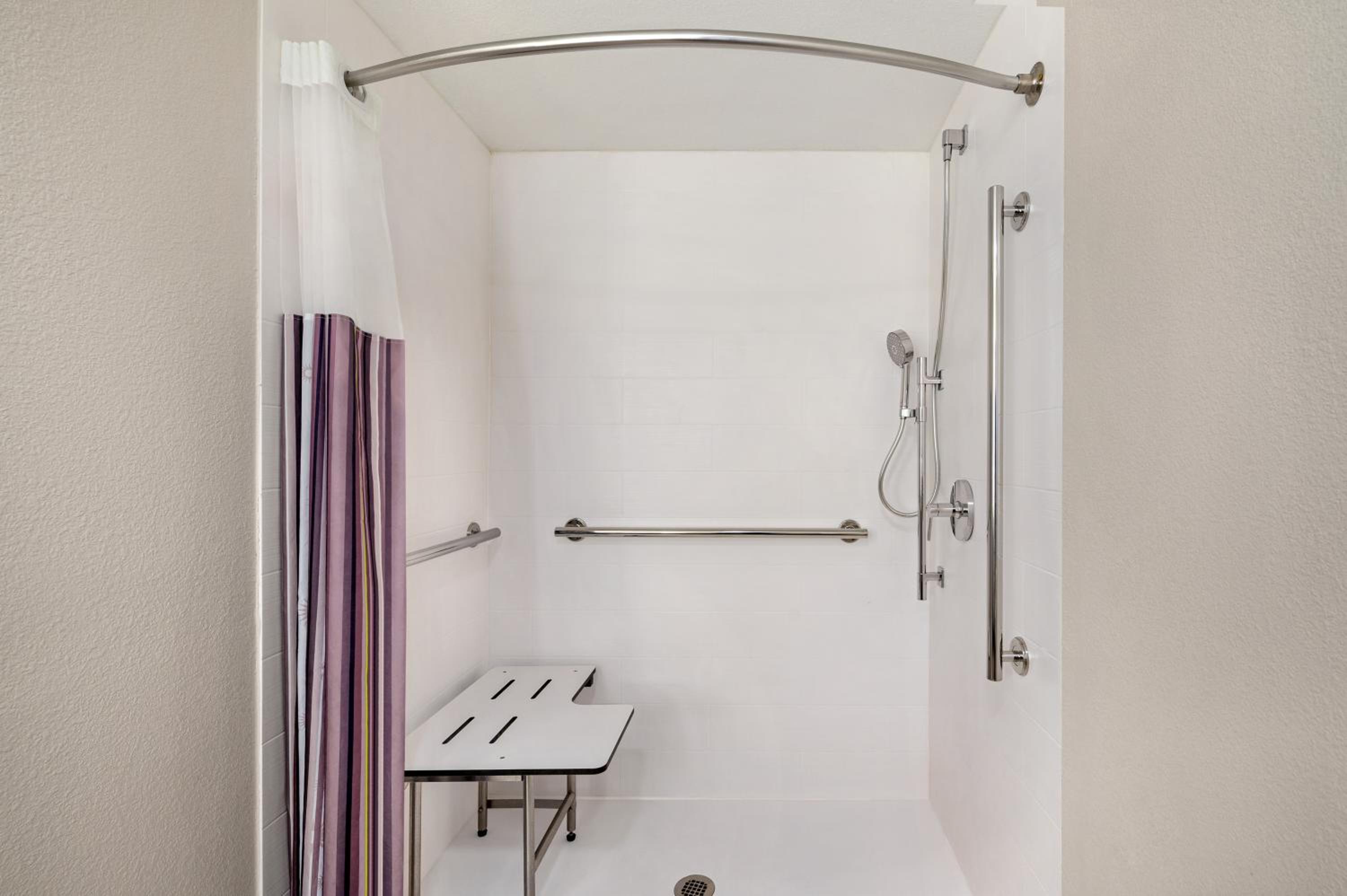 King Room - Disability Access - Photo 4