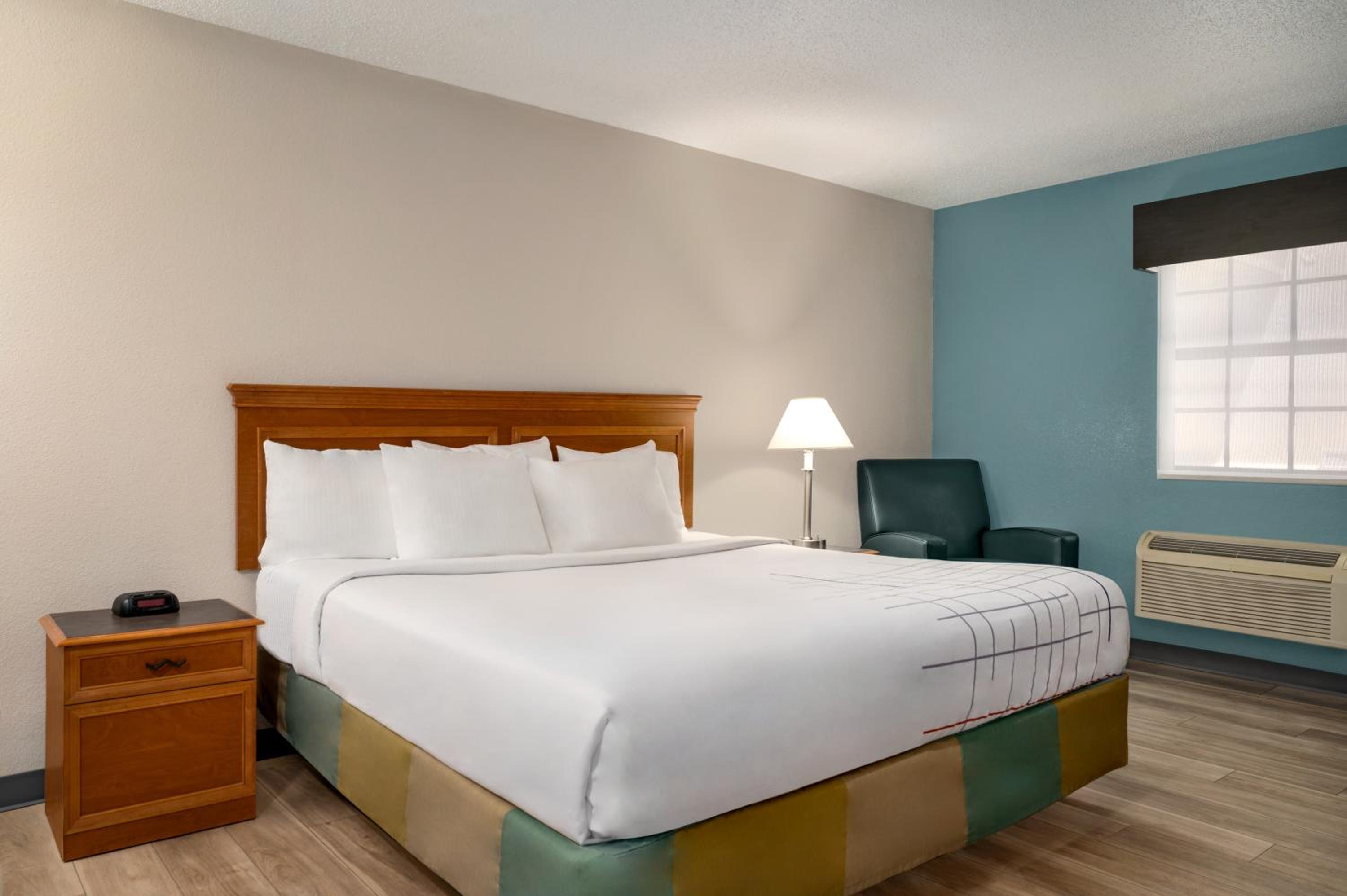 King Room - Disability Access - Photo 5