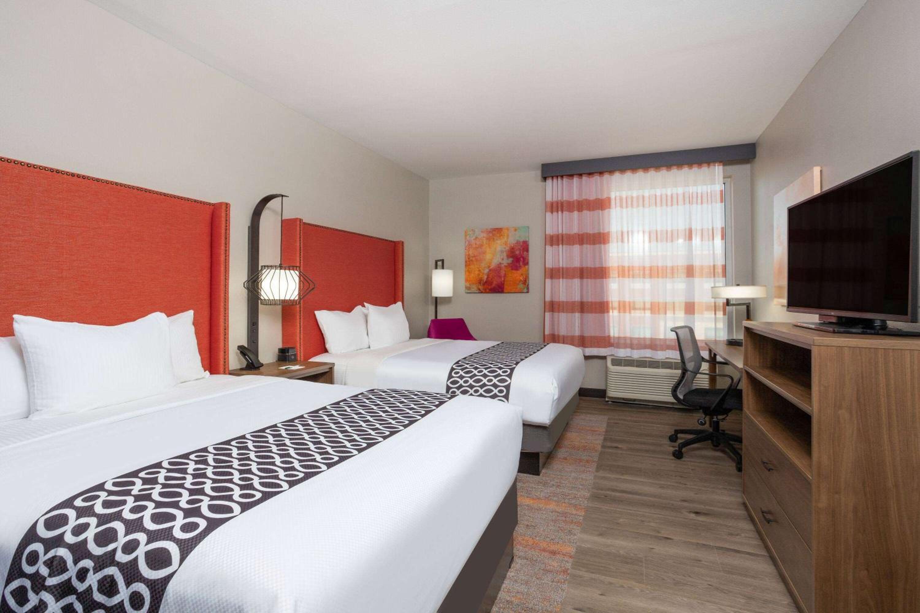Queen Room with Two Queen Beds - Non-Smoking - Photo 1