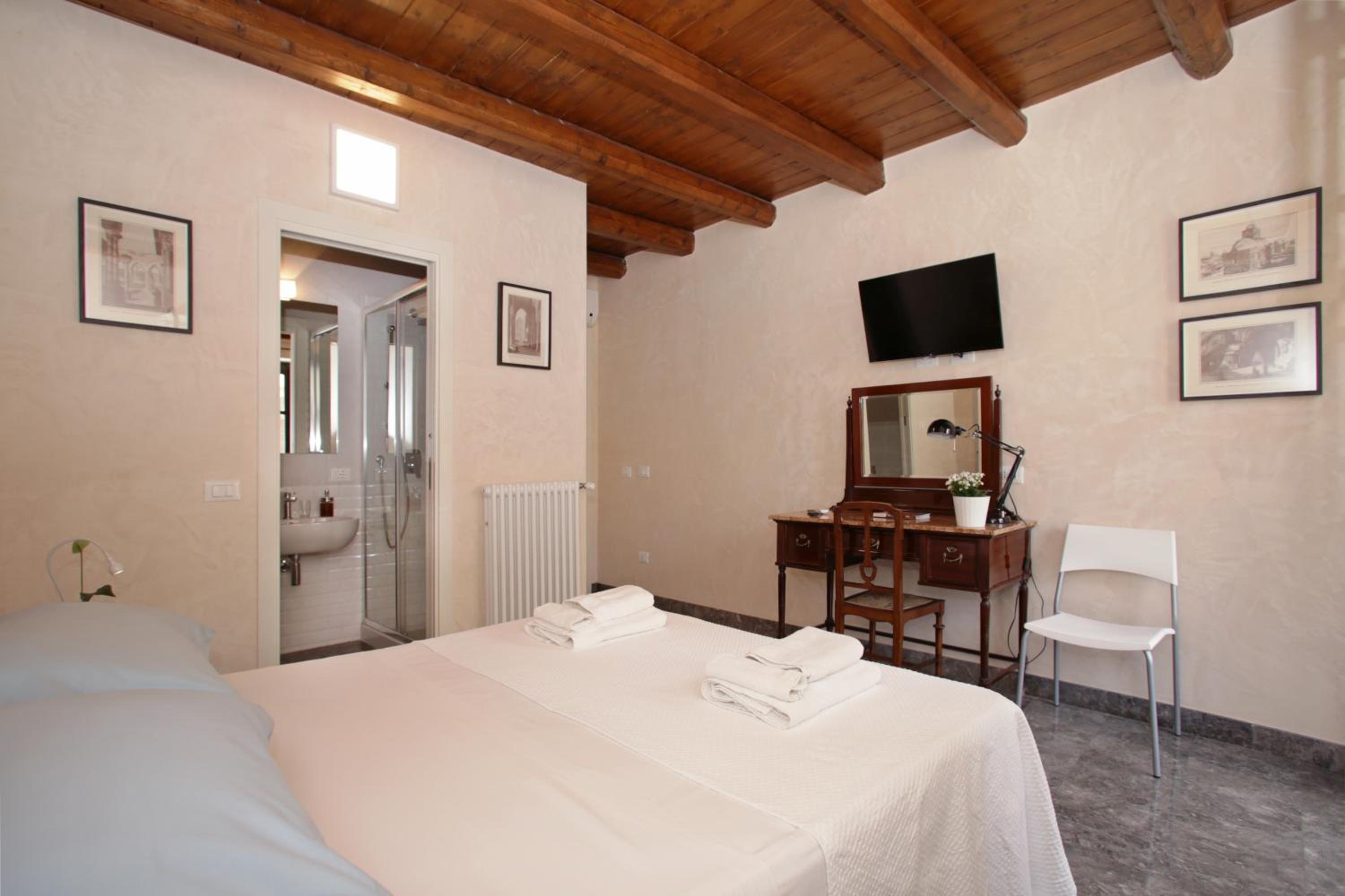 Double Room photo 2