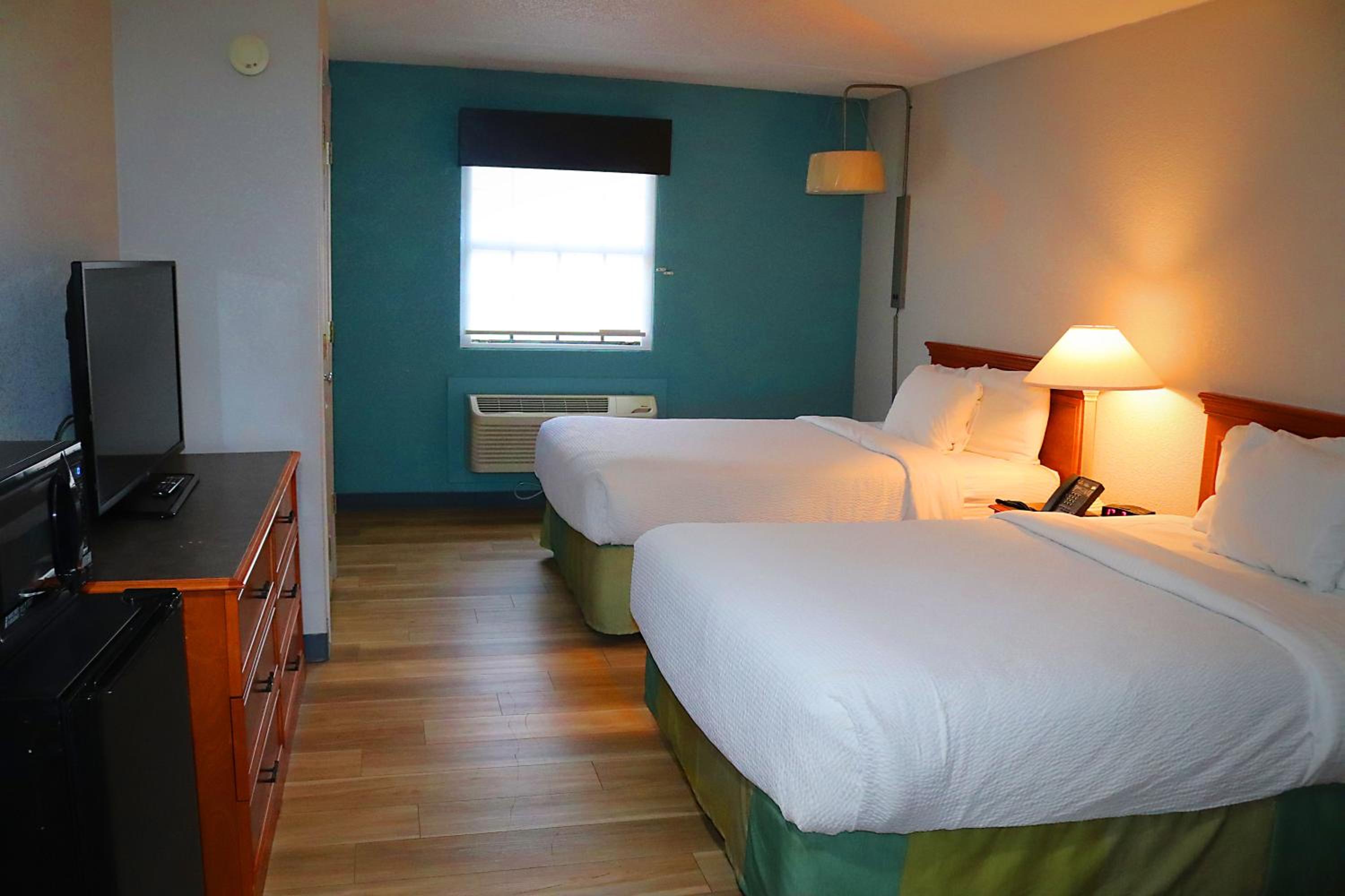 Deluxe Double with Two Double Beds  - Photo 10
