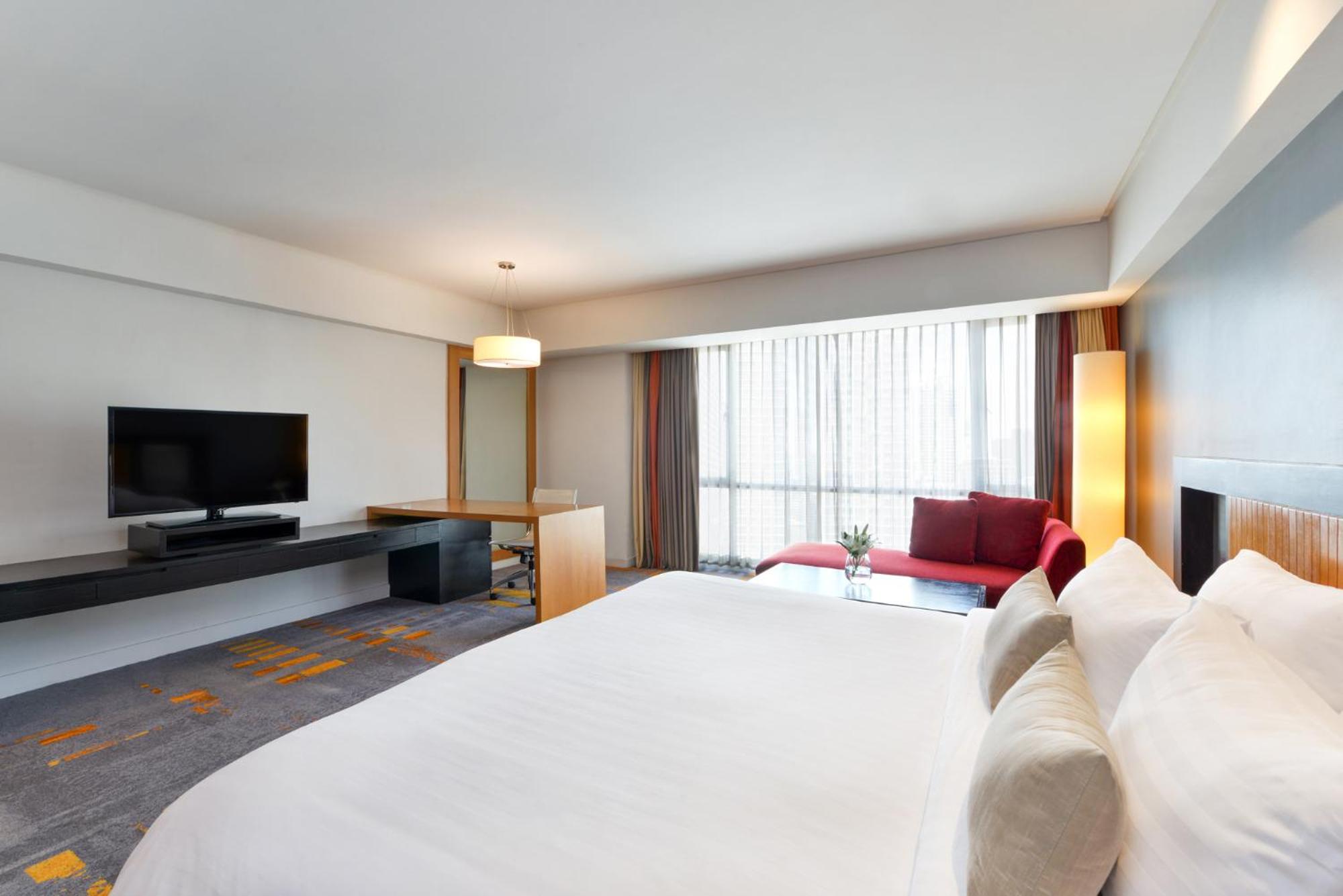 Tribeca Deluxe Deluxe King Room with One King Bed (Non Smoking) photo 2