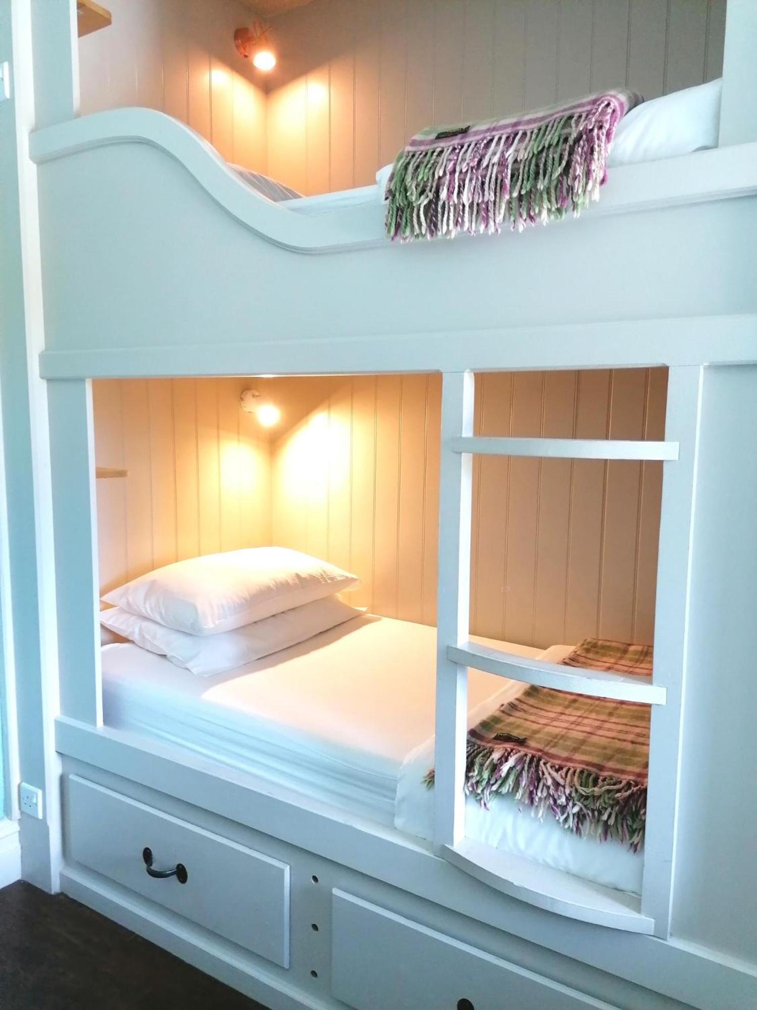 Quadruple Room with Garden View - Photo 2