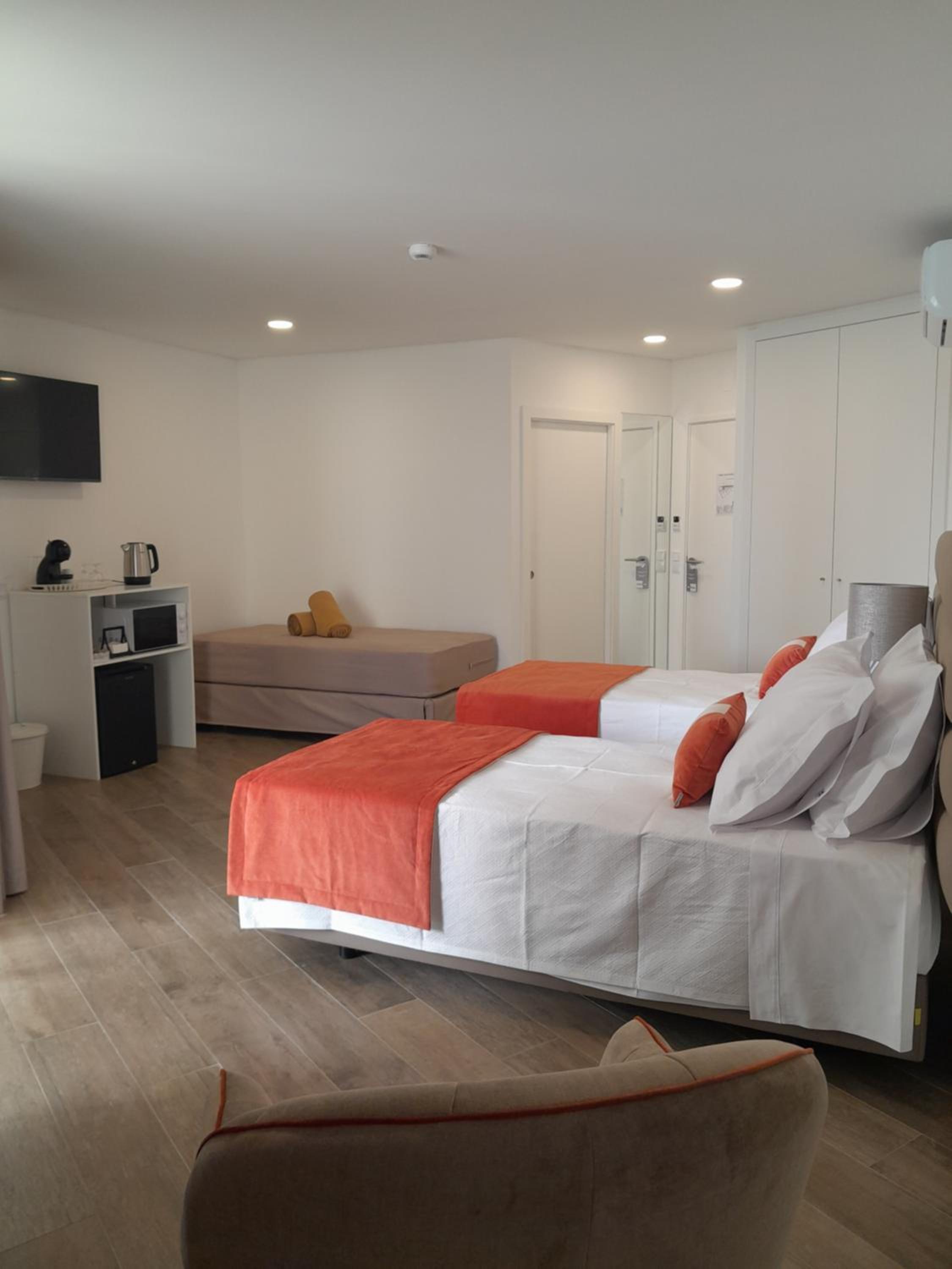 Triple Room with Private Bathroom - Photo 6