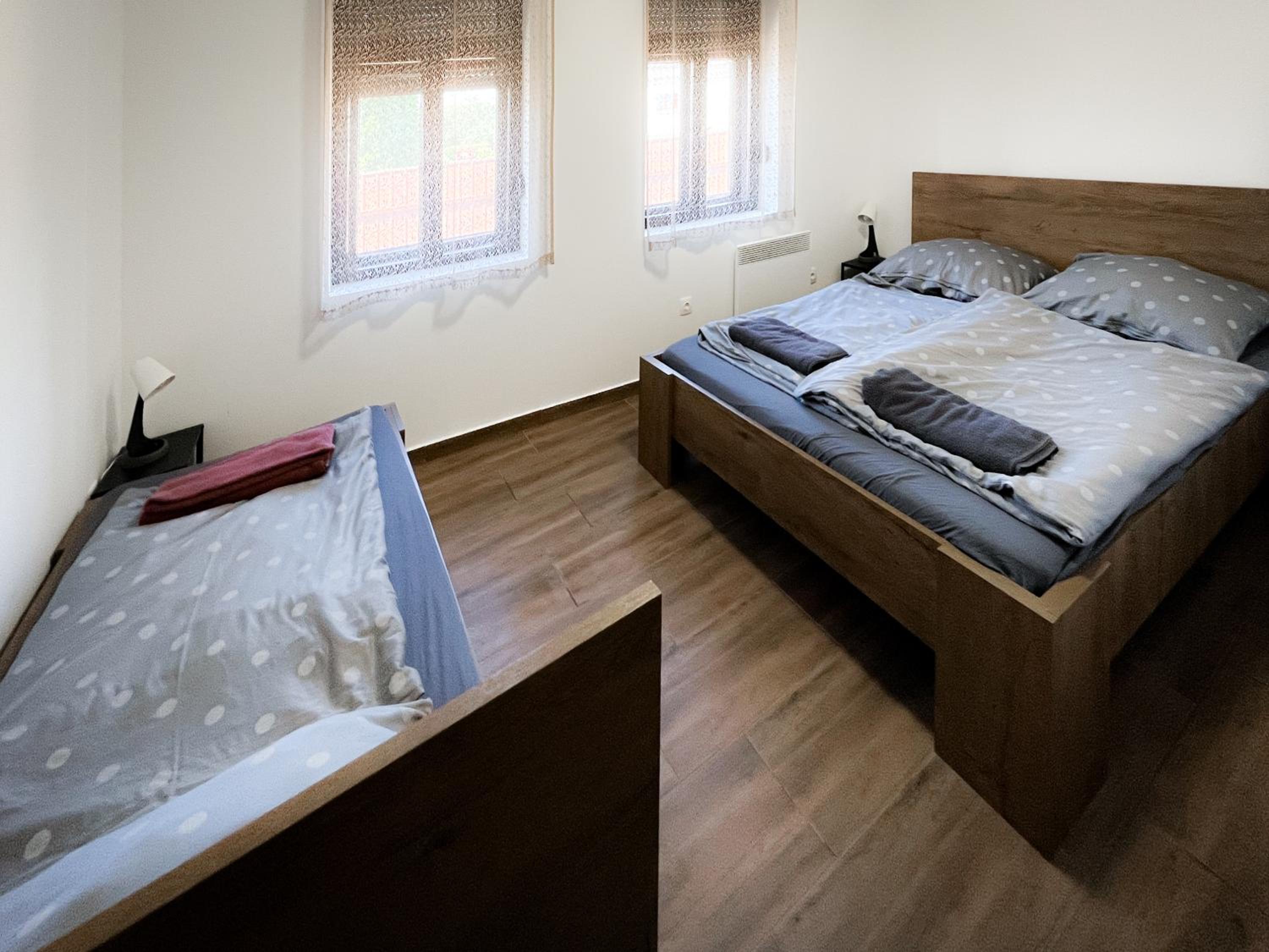 One-Bedroom Apartment photo 1