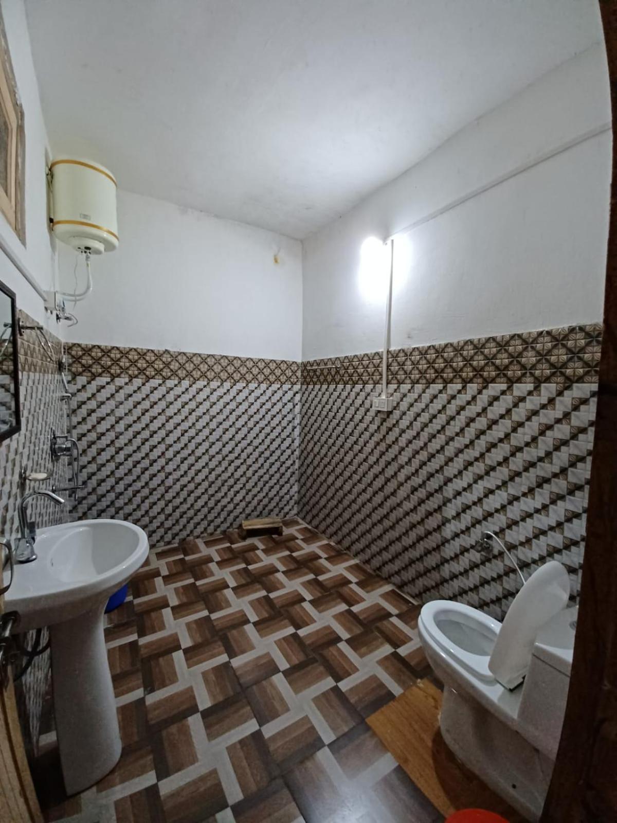 Deluxe Room - Photo 5