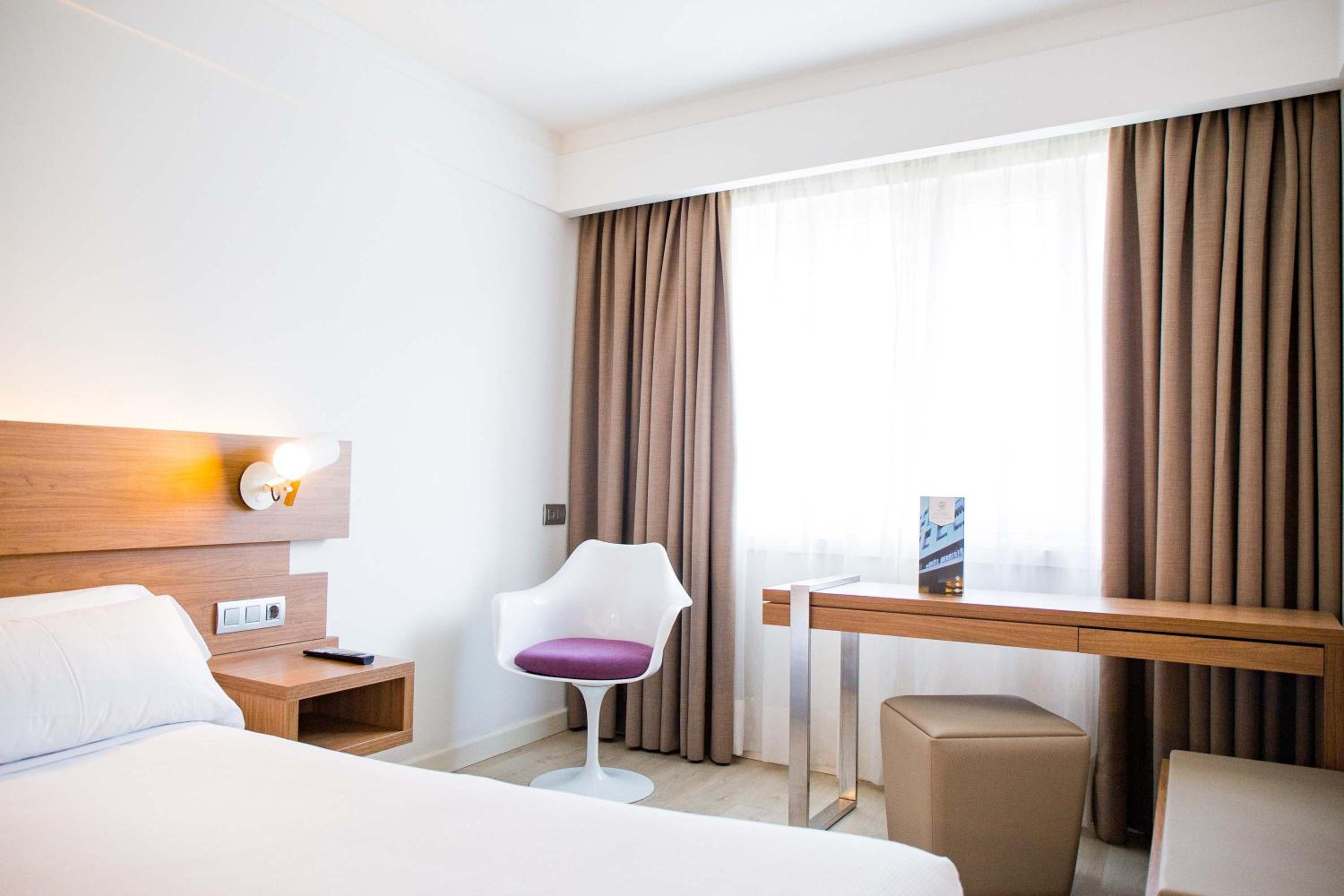 Double or Twin Room - Photo 4