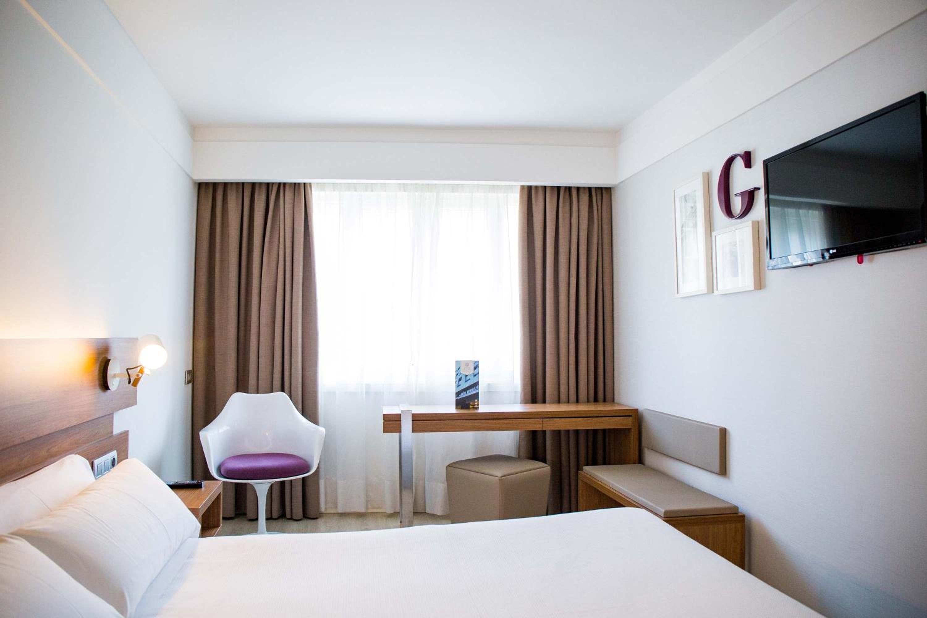 Double or Twin Room - Photo 5