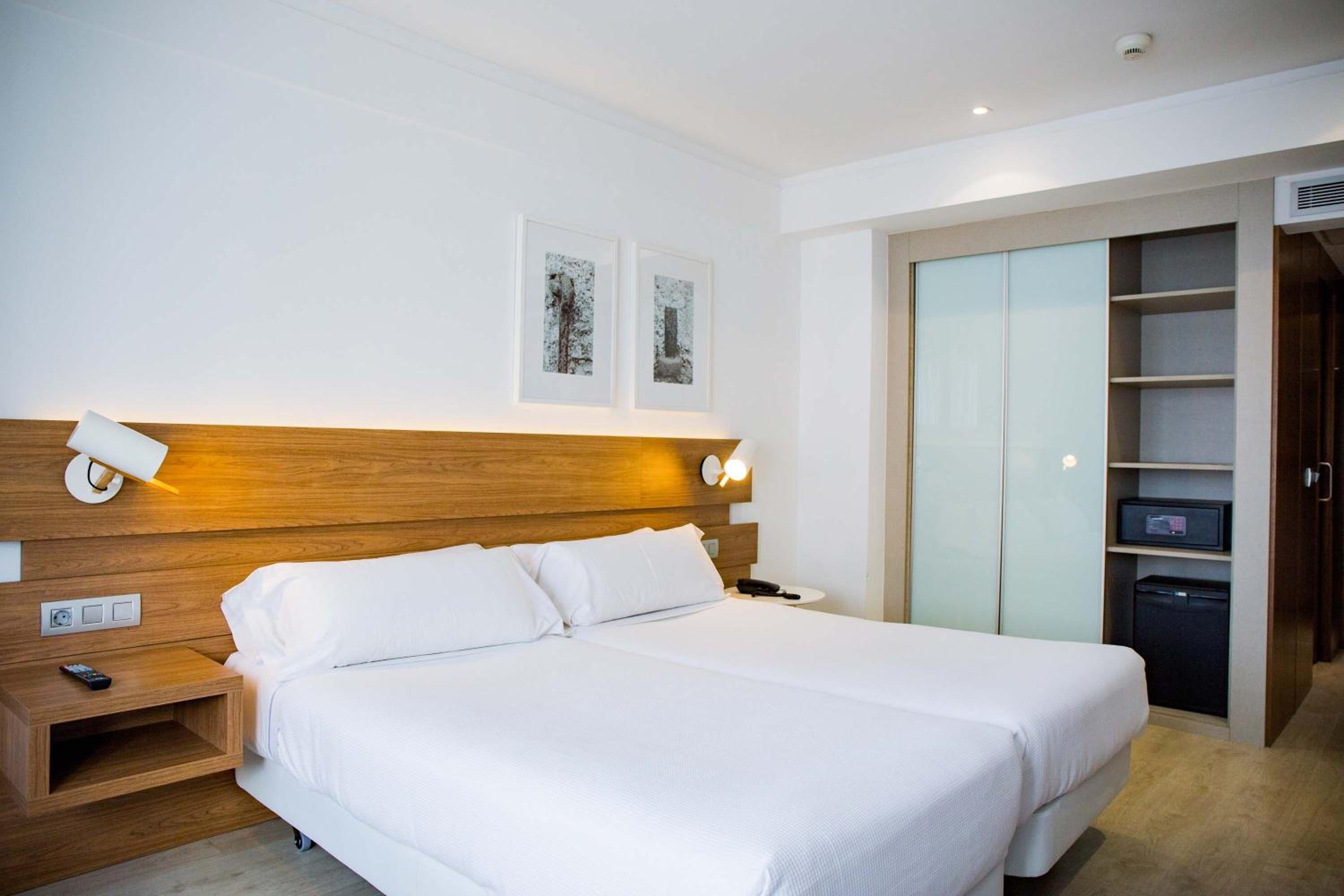Double or Twin Room - Photo 1