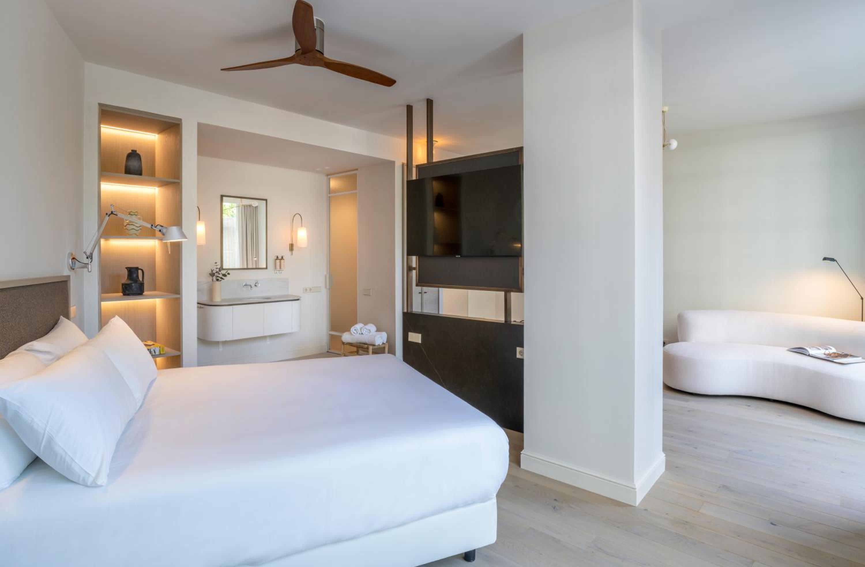 Deluxe Double Room with Terrace - Photo 2