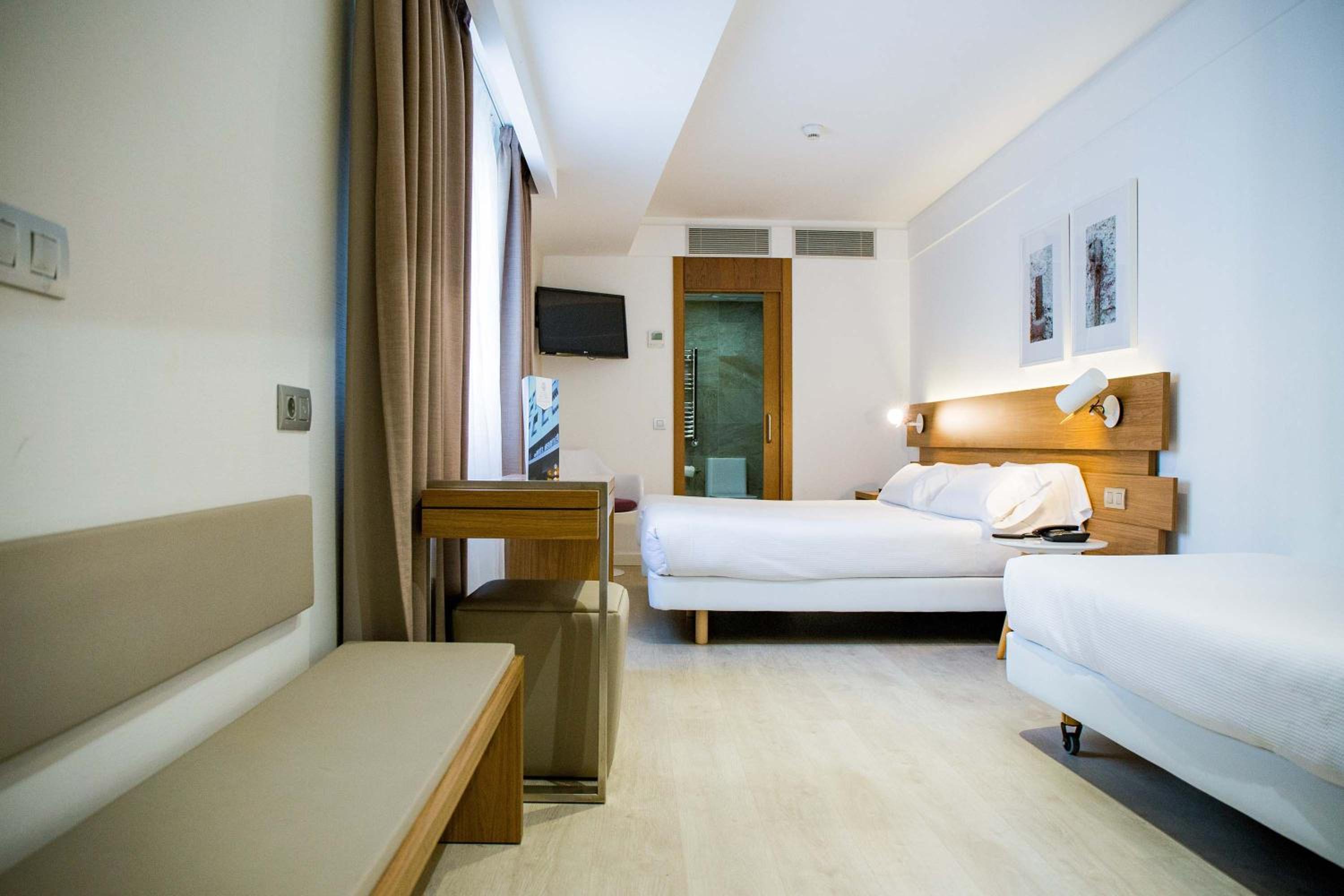 Triple Room - Photo 2