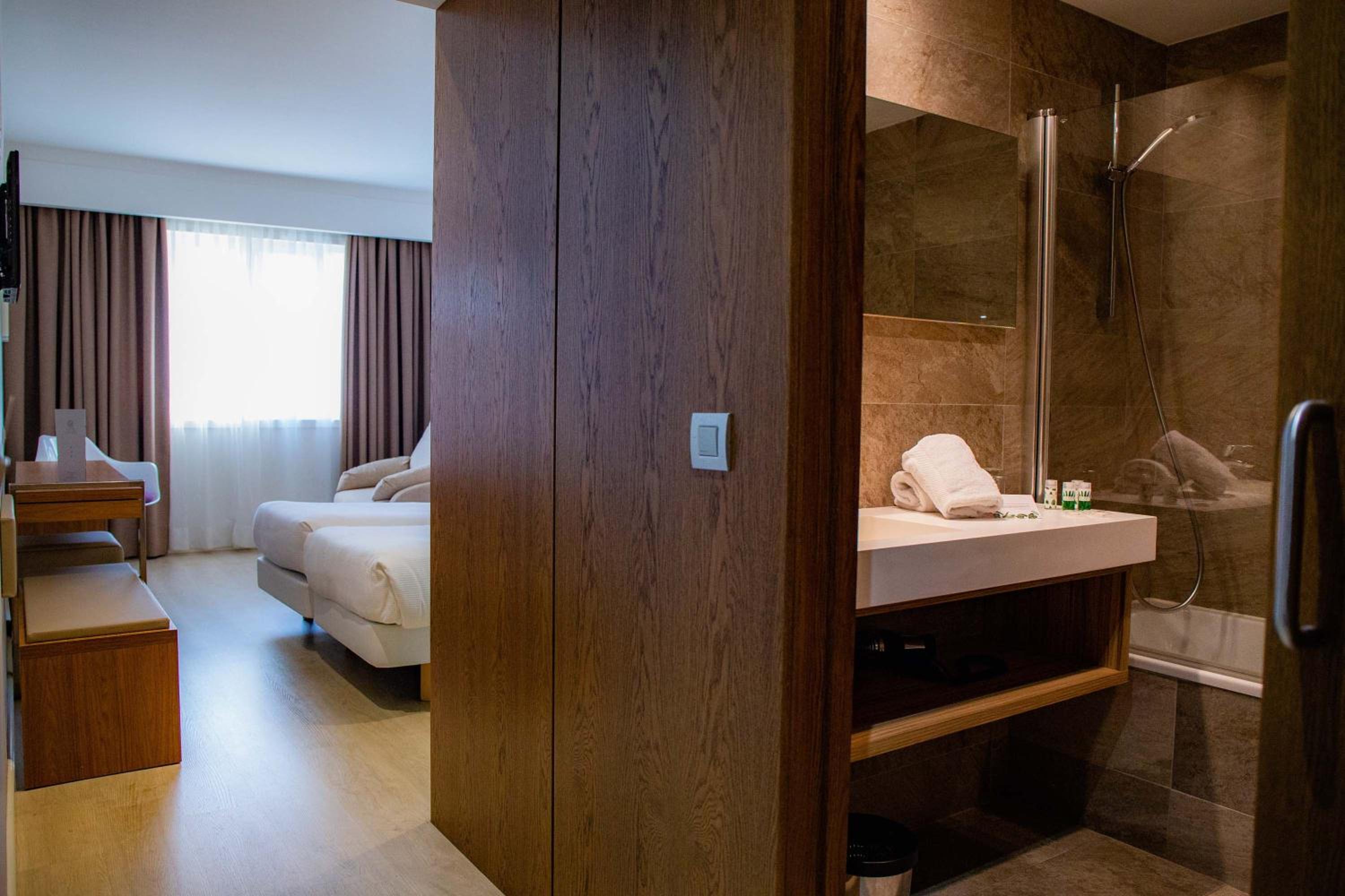 Double Room with Extra Bed photo 3