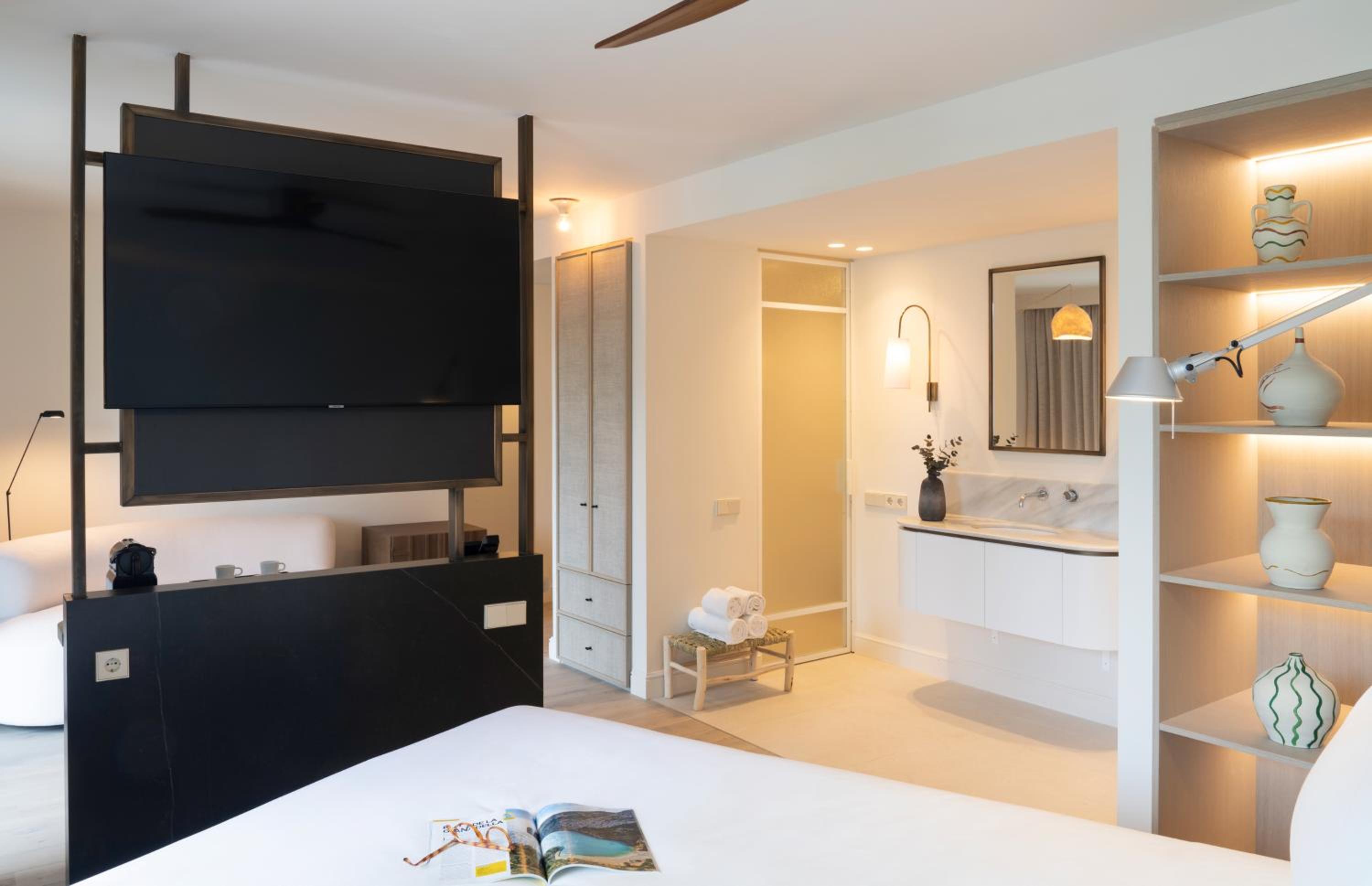 Deluxe Double Room with Terrace - Photo 8