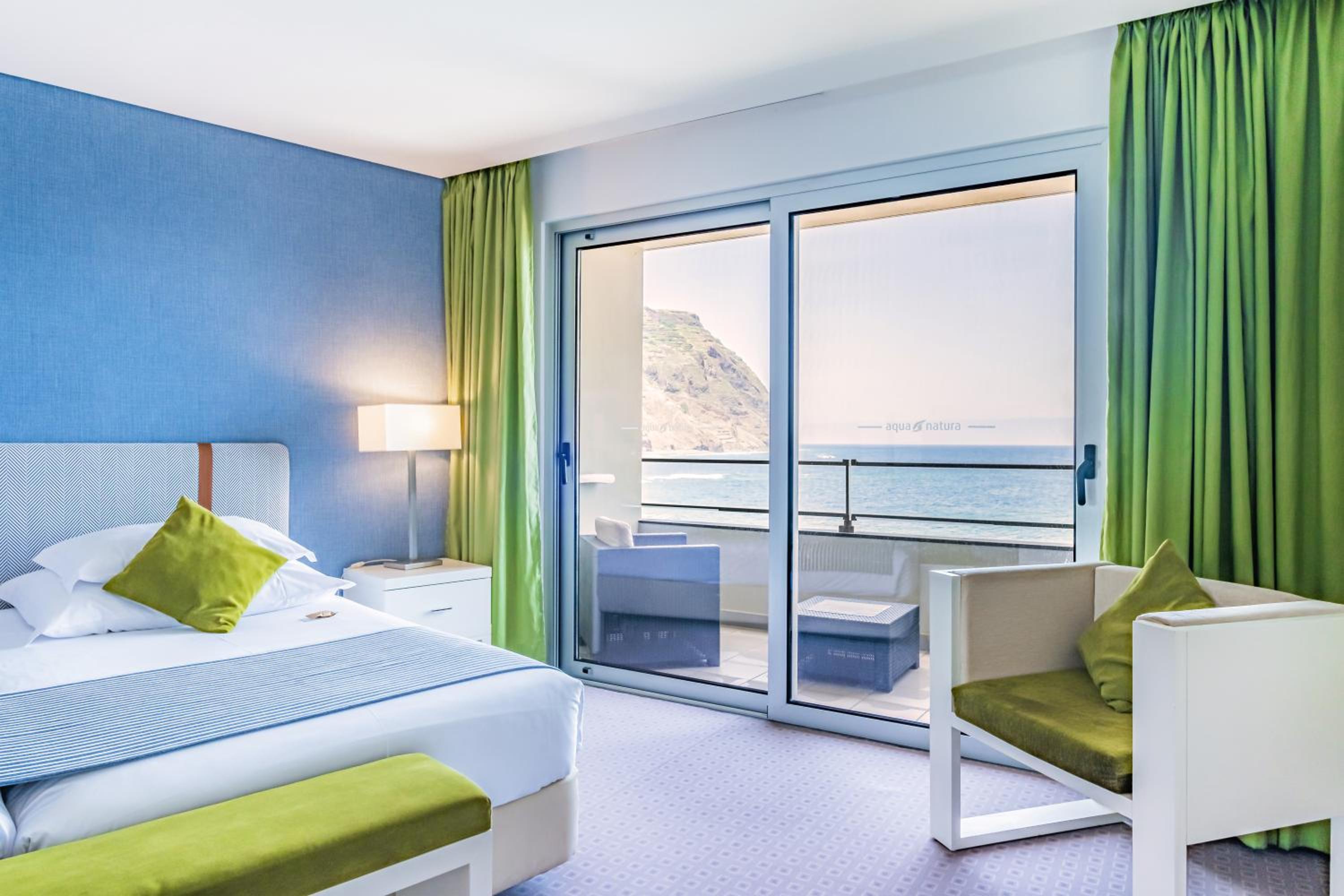 Standard Triple Room with Sea View