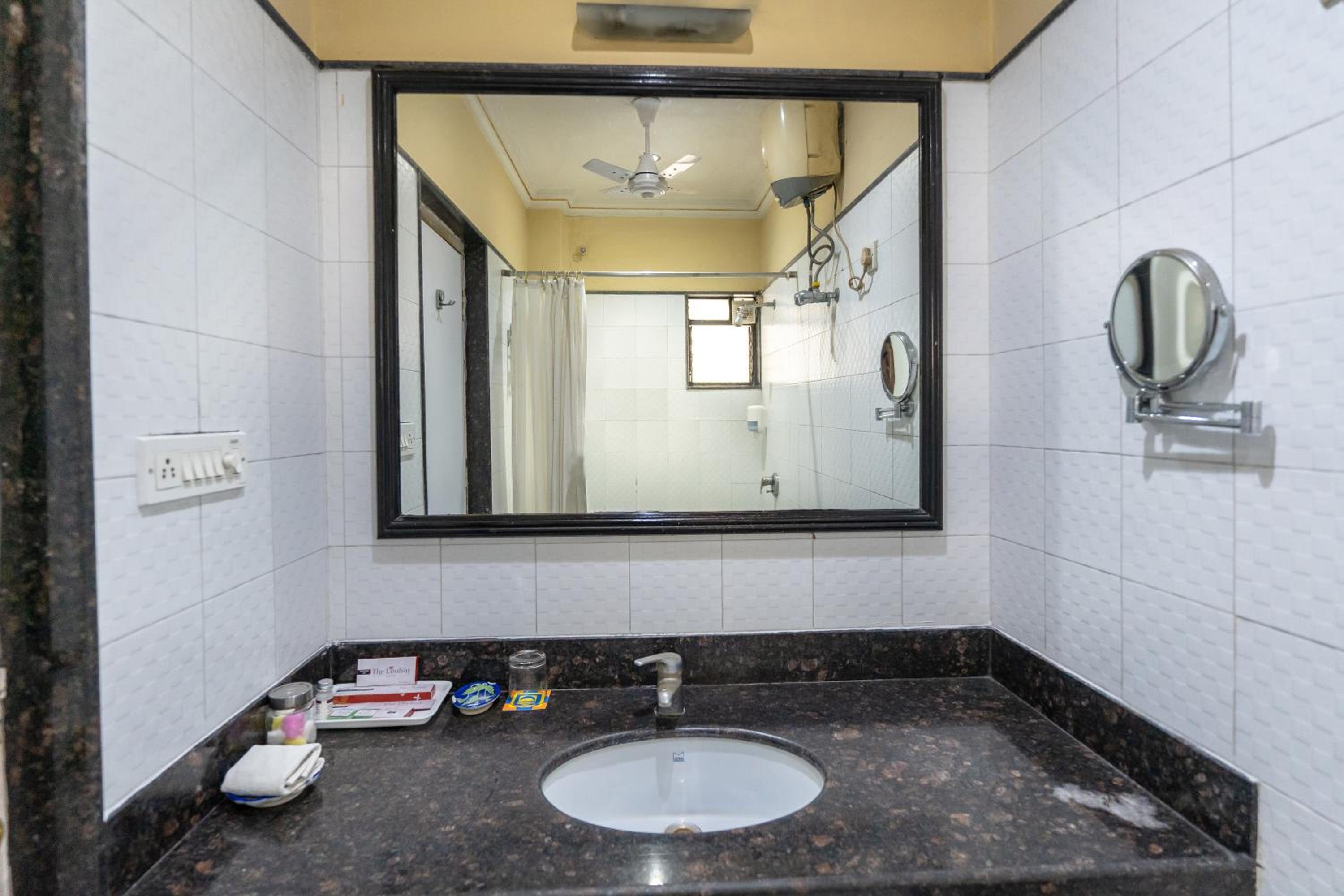 Executive Double Room - Photo 13