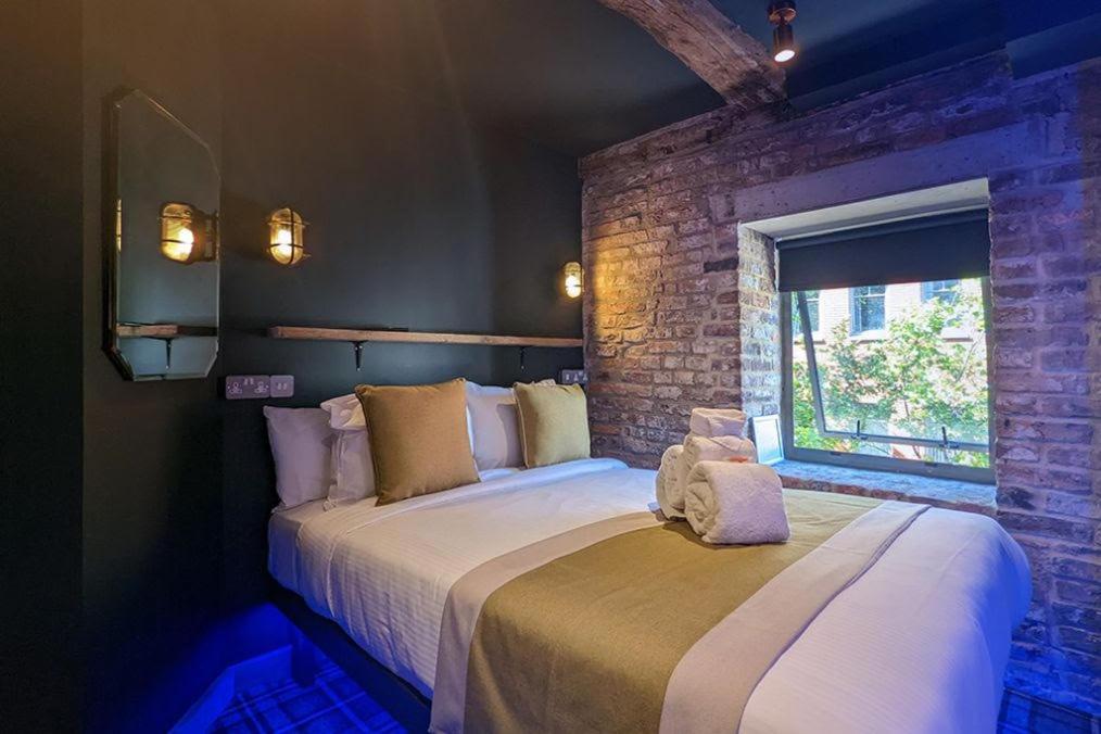 Standard Double Room with Street View - Photo 1