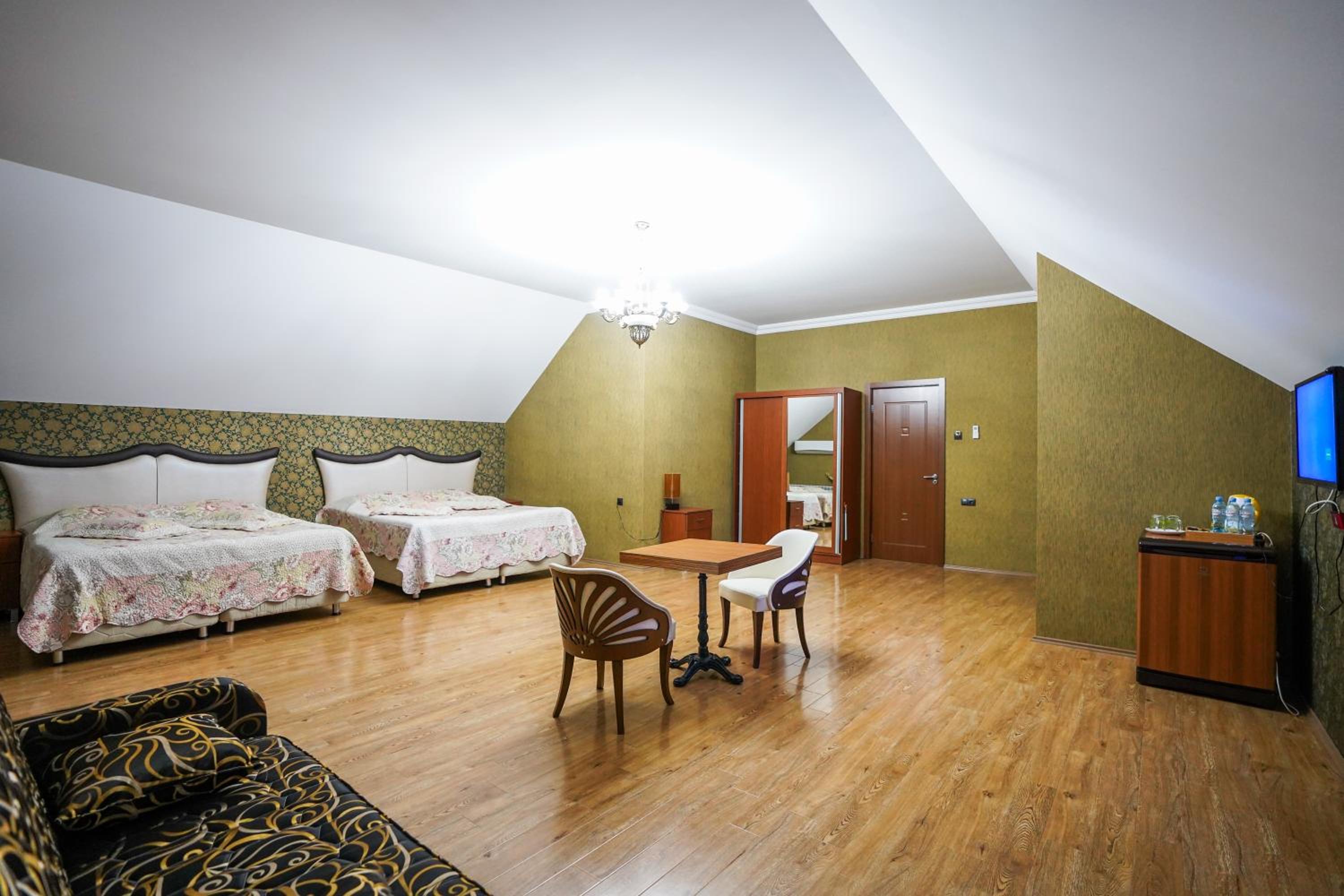 Superior Quadruple Room, photo 7