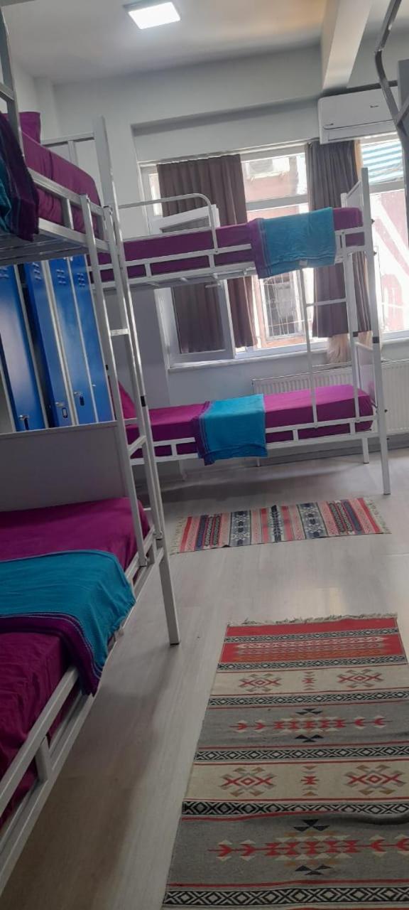 8-Bed Male Dormitory Room photo 3