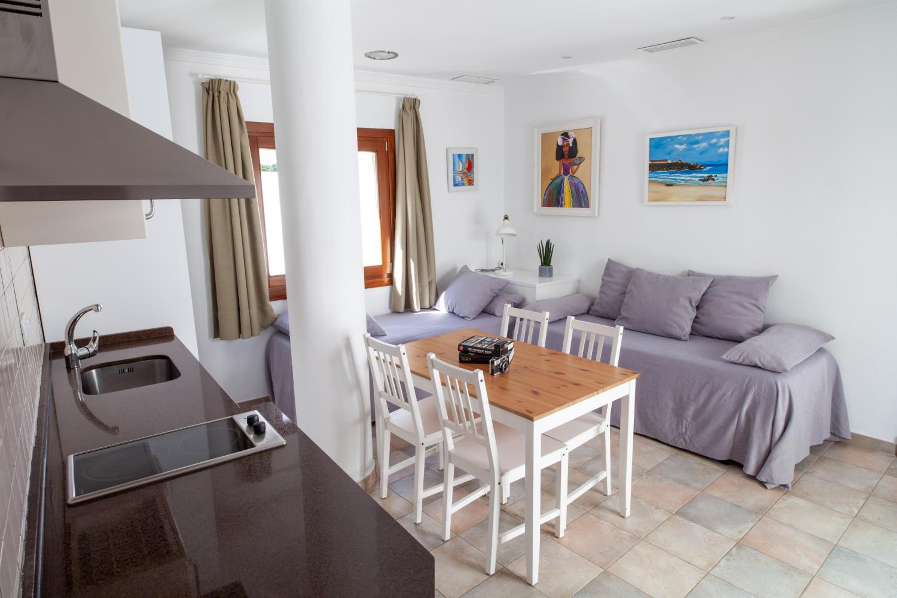 One-Bedroom Apartment (4 Adults) photo 2