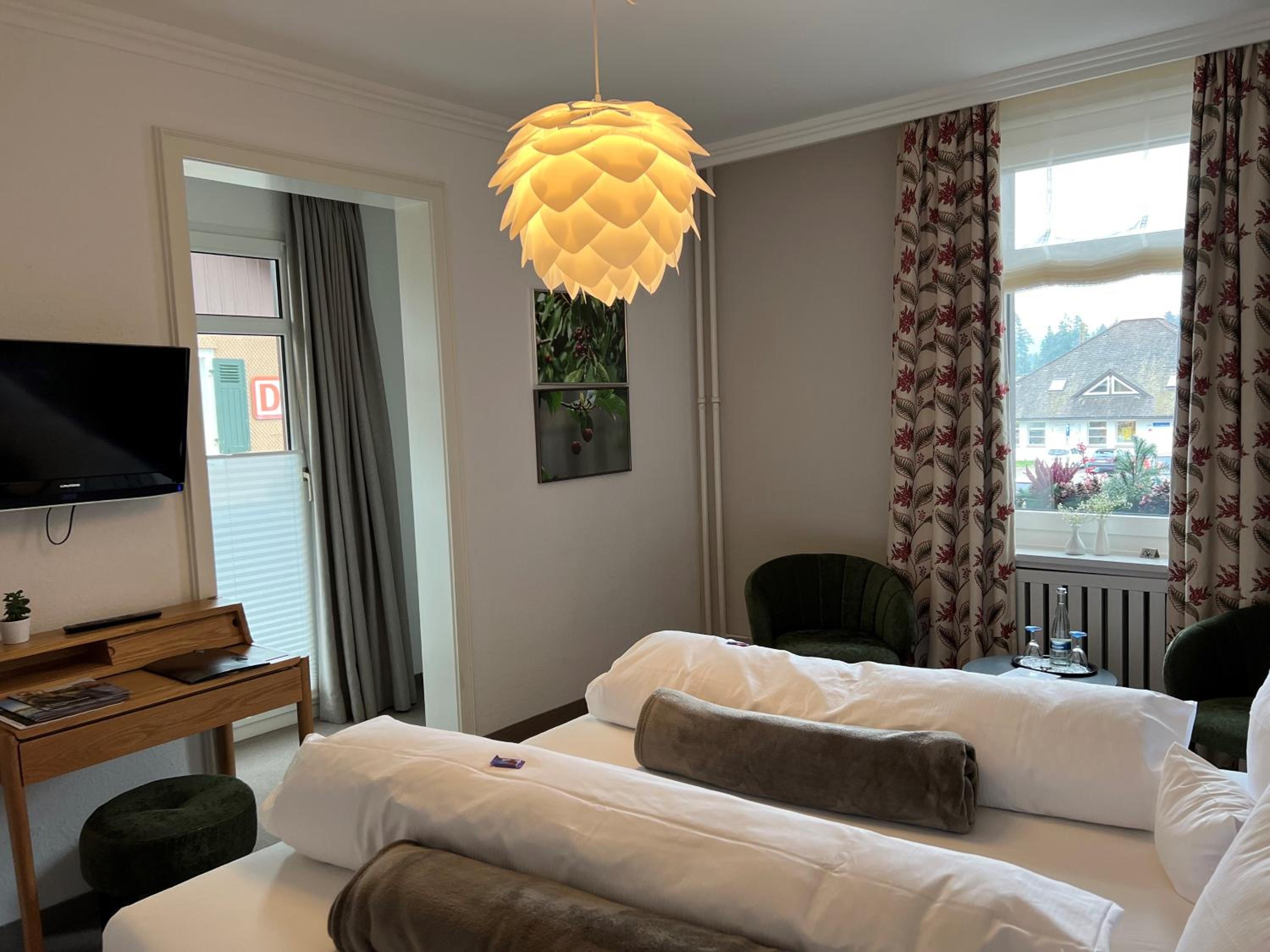 Double Room with Balcony - Photo 4