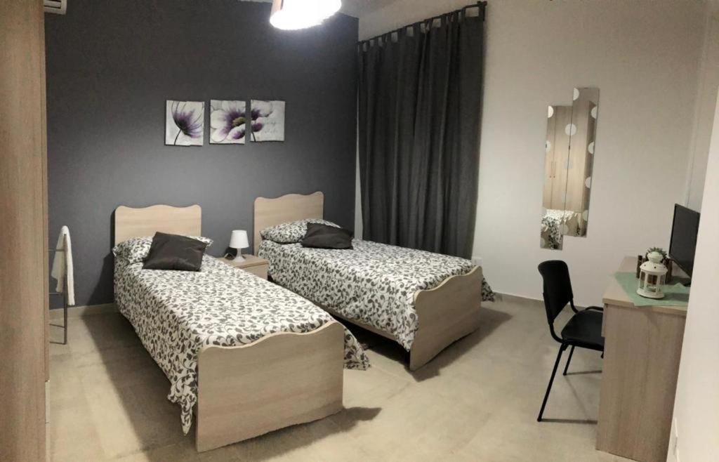 Triple Room with Private Bathroom - Photo 1