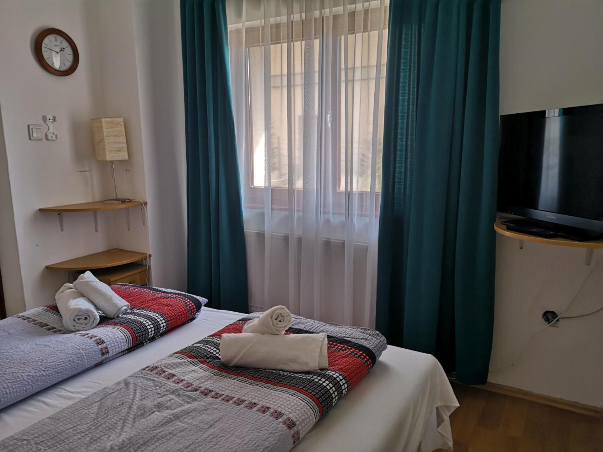 Double or Twin Room with Shower