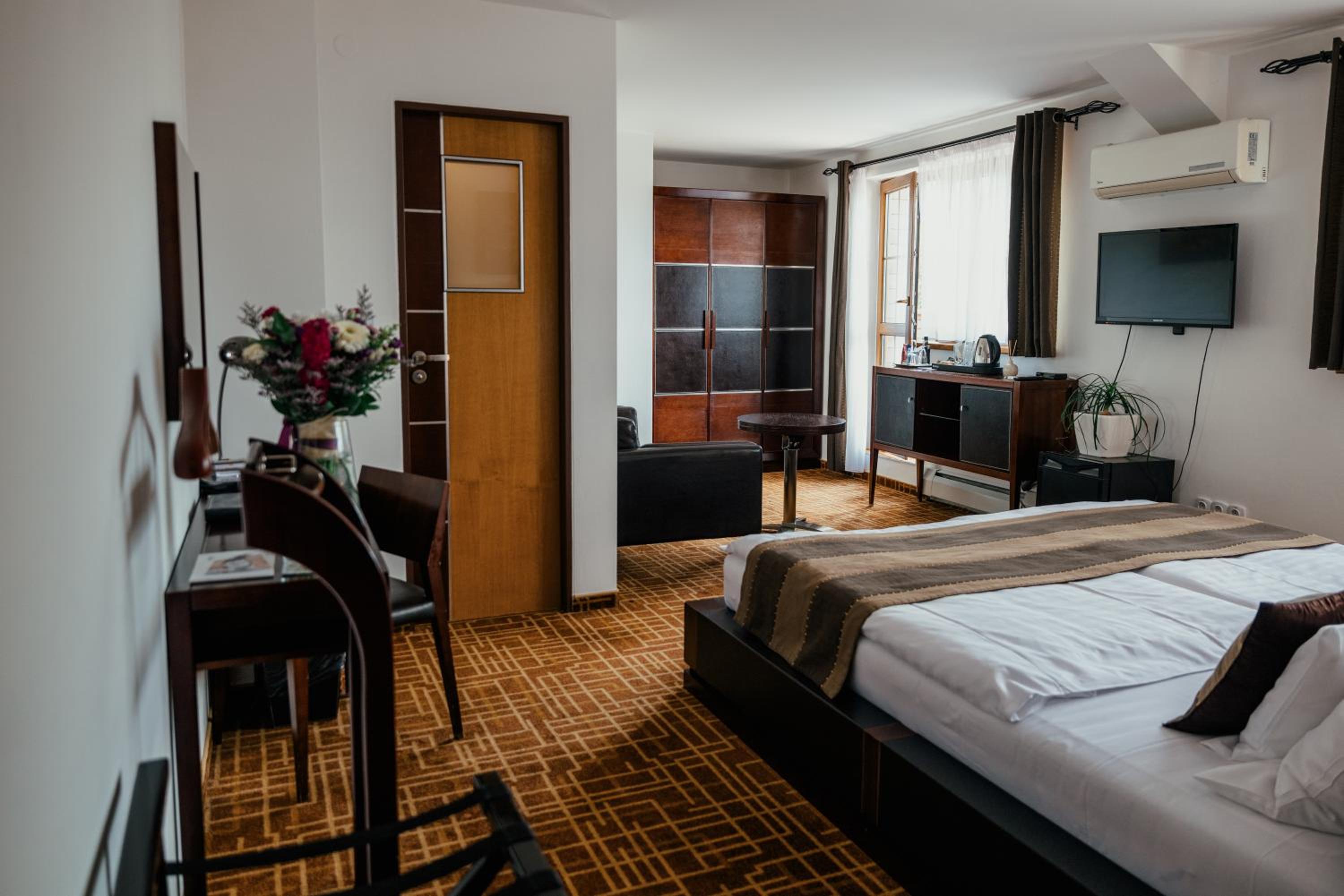 Junior Suite with Terrace - Photo 1
