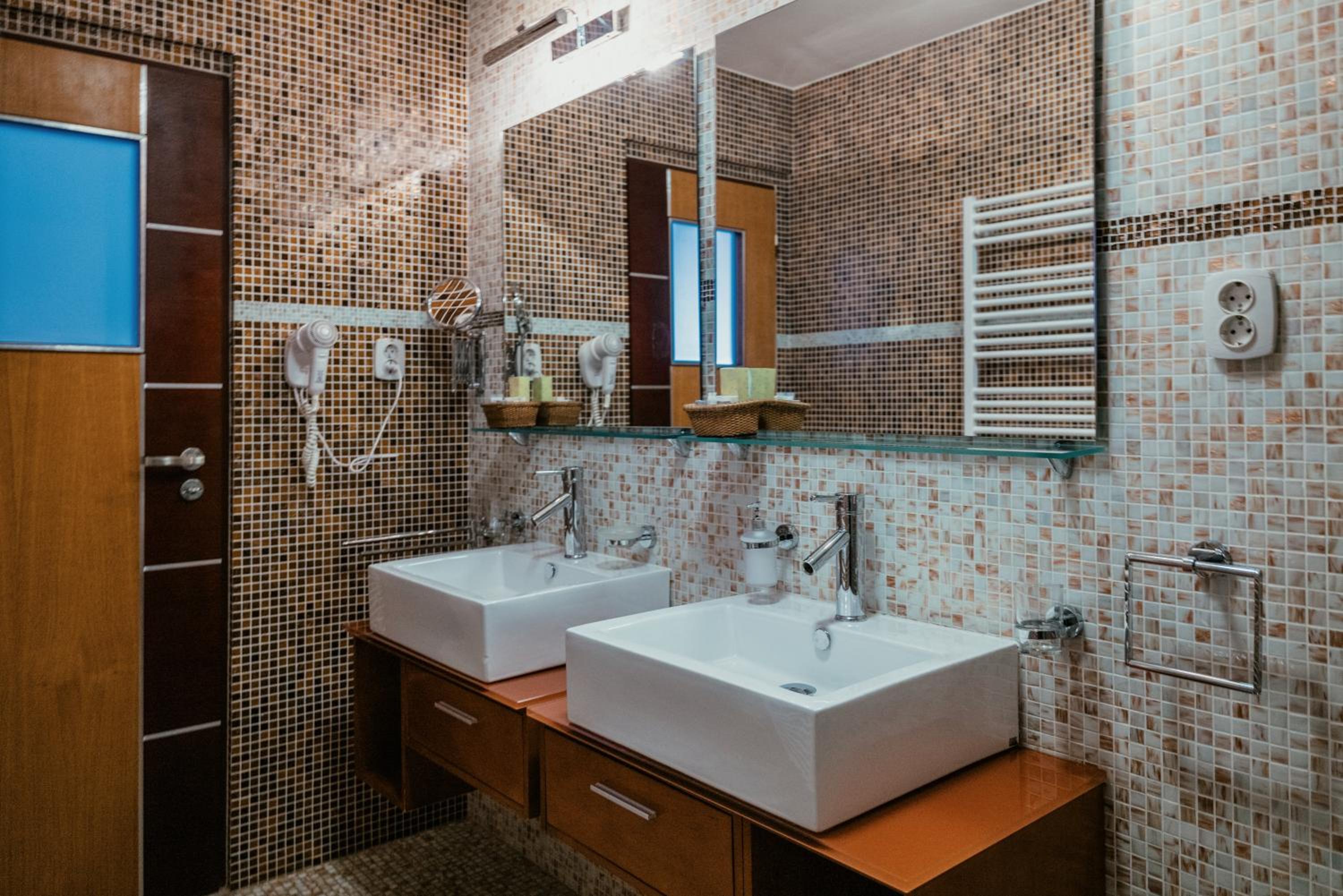 Junior Suite with Terrace - Photo 6