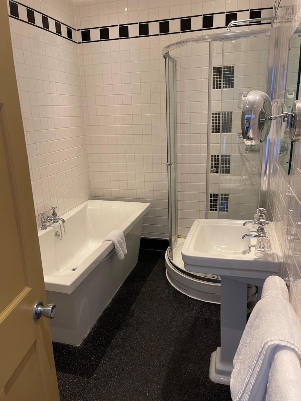 Superior Double Room - Photo 2