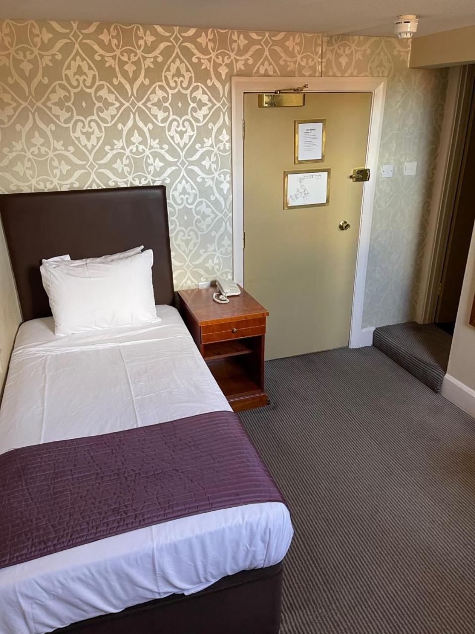 Single Room photo 2