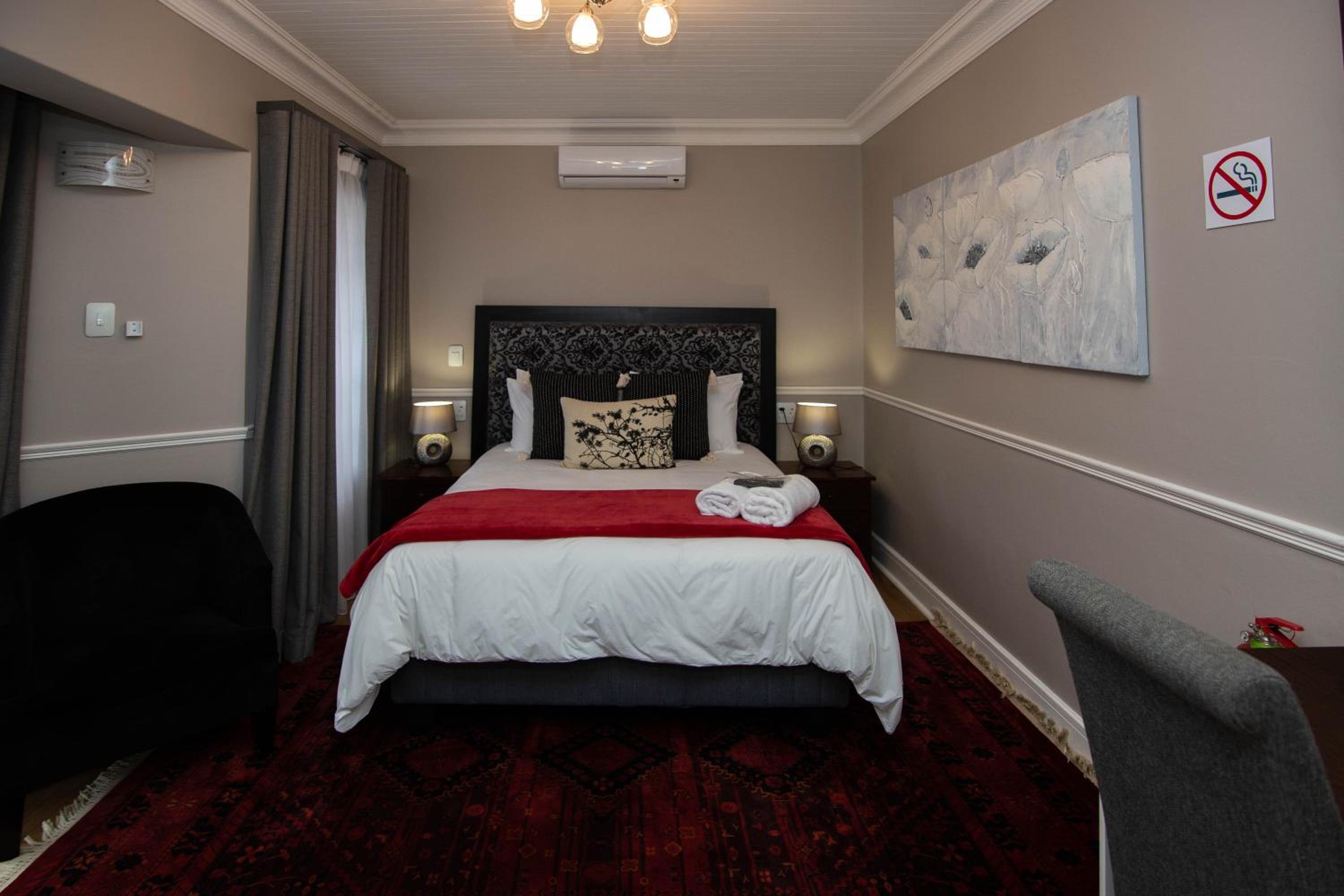 Queen Room - Photo 1