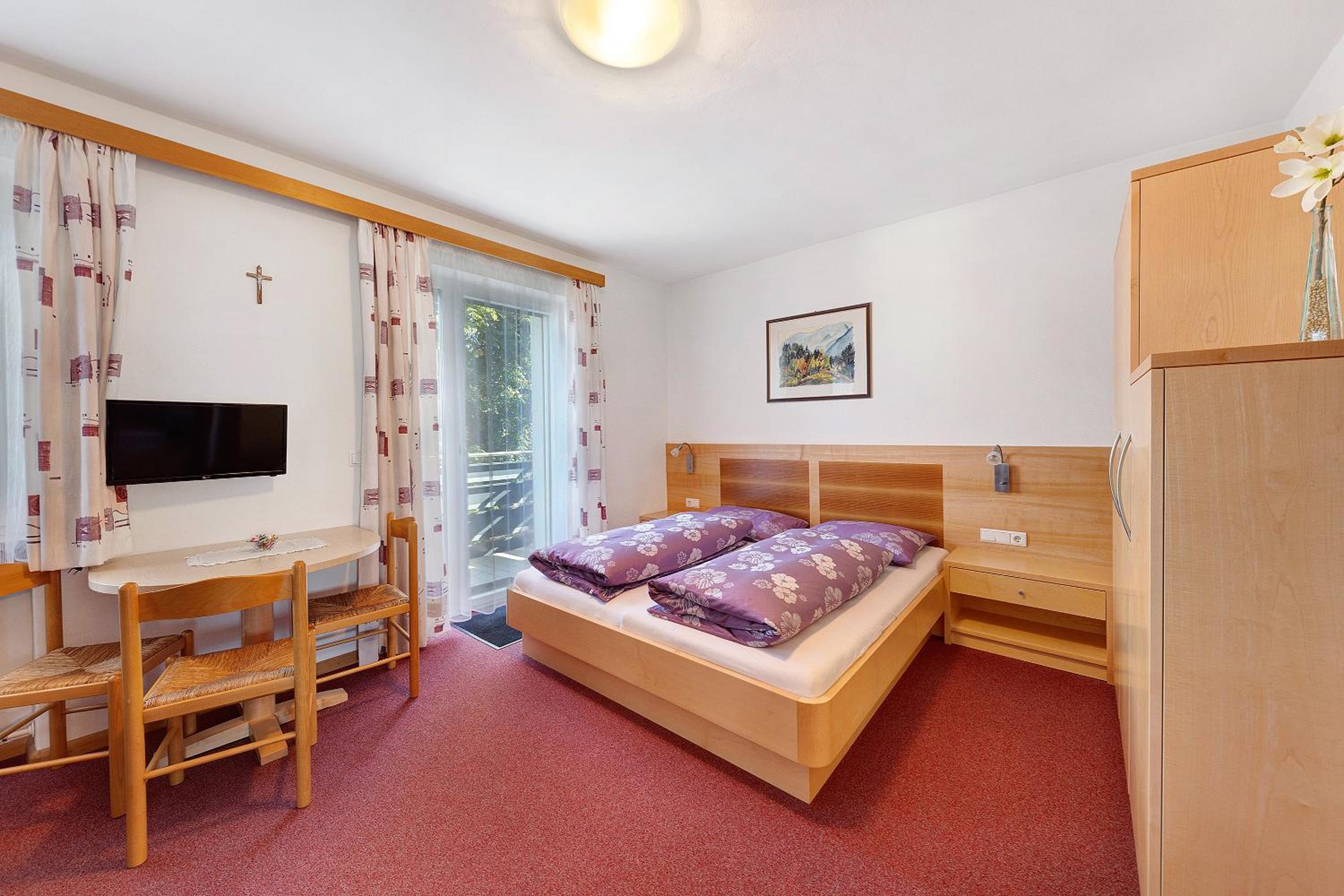 Two-Bedroom Deluxe Apartment with Garden View