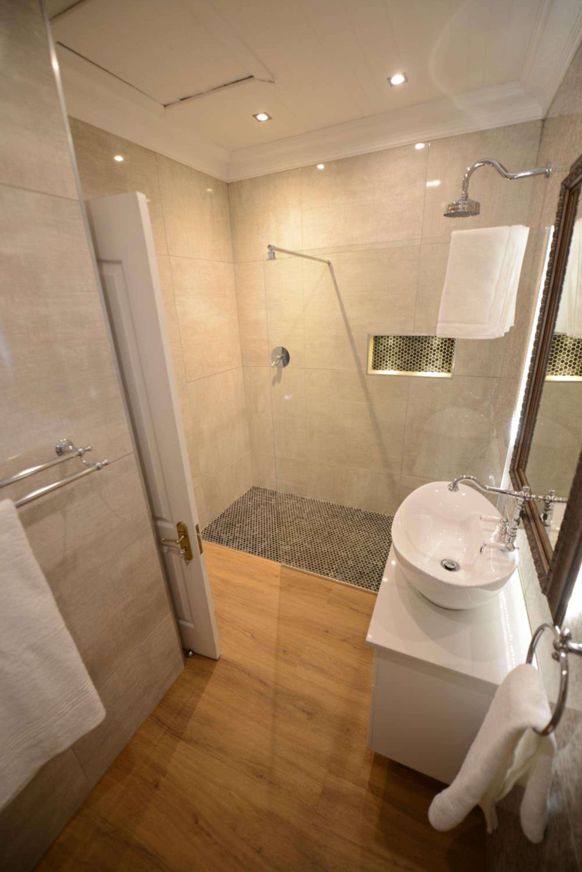 Standard Double Room - Photo 5