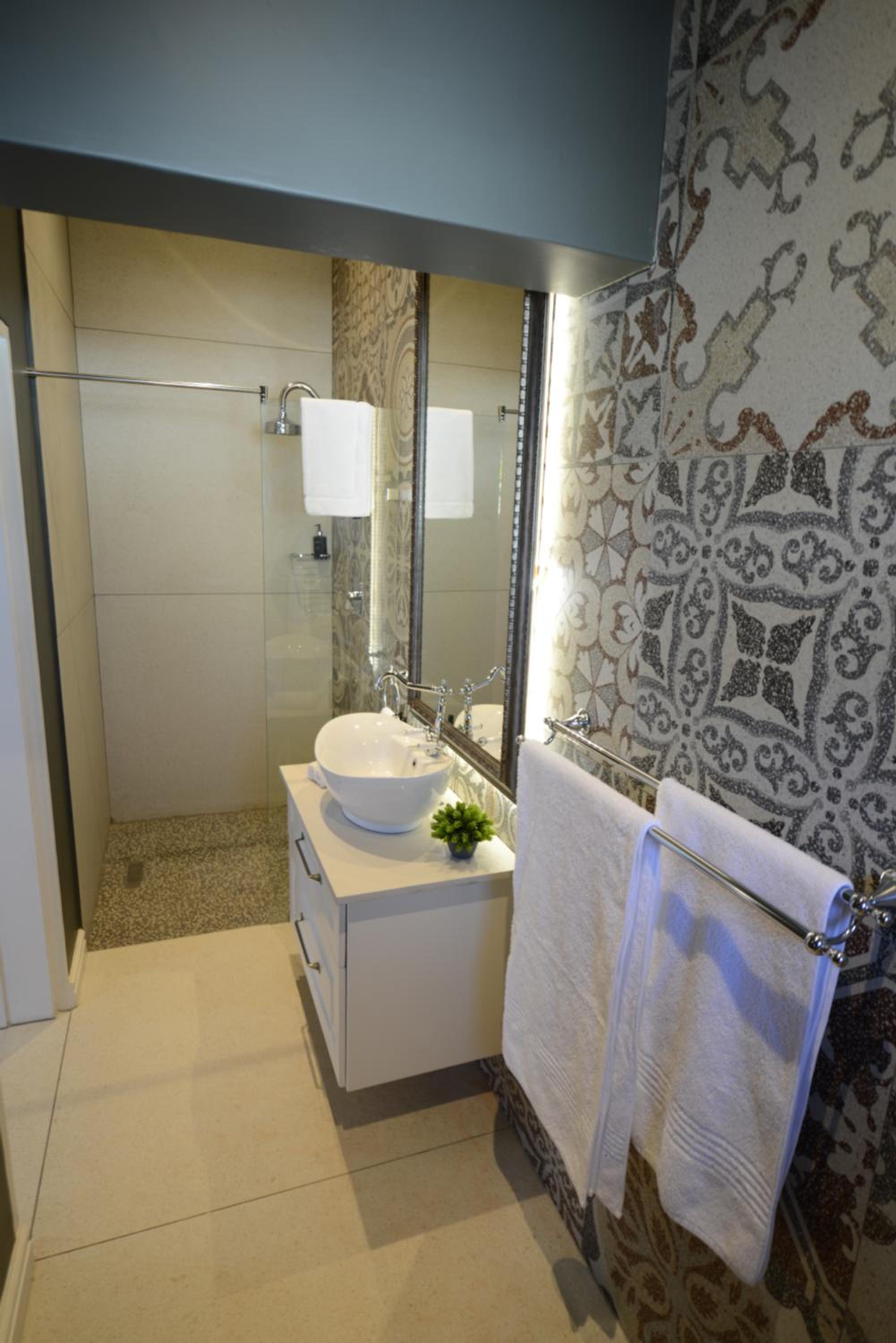 Queen Room - Photo 6