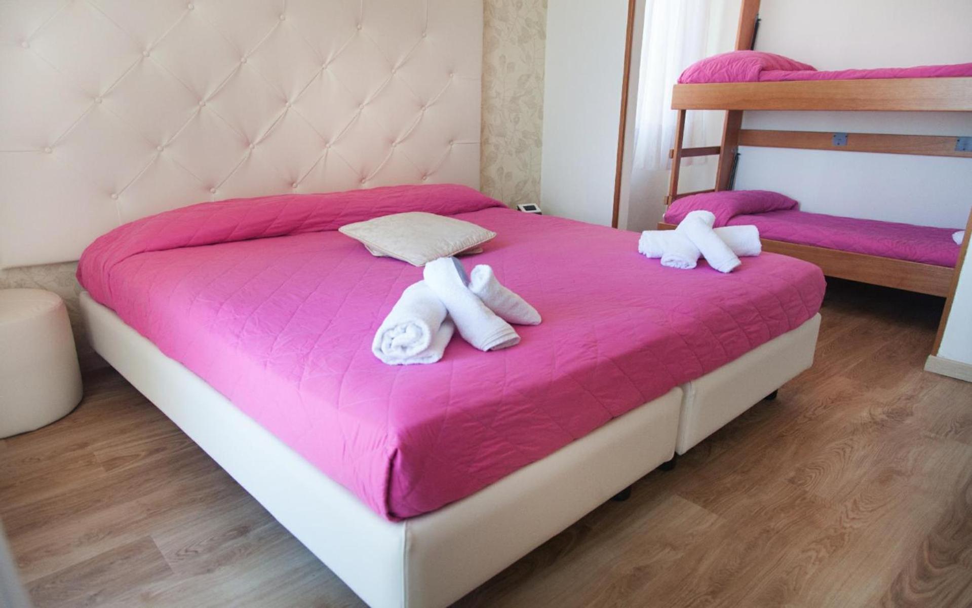 Standard Quadruple Room - Photo 3